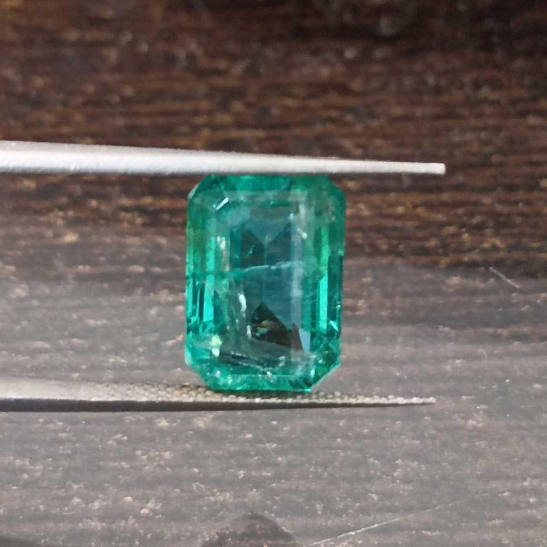 4.04ct GJEPC certified natural algae green emerald cut emerald stone/