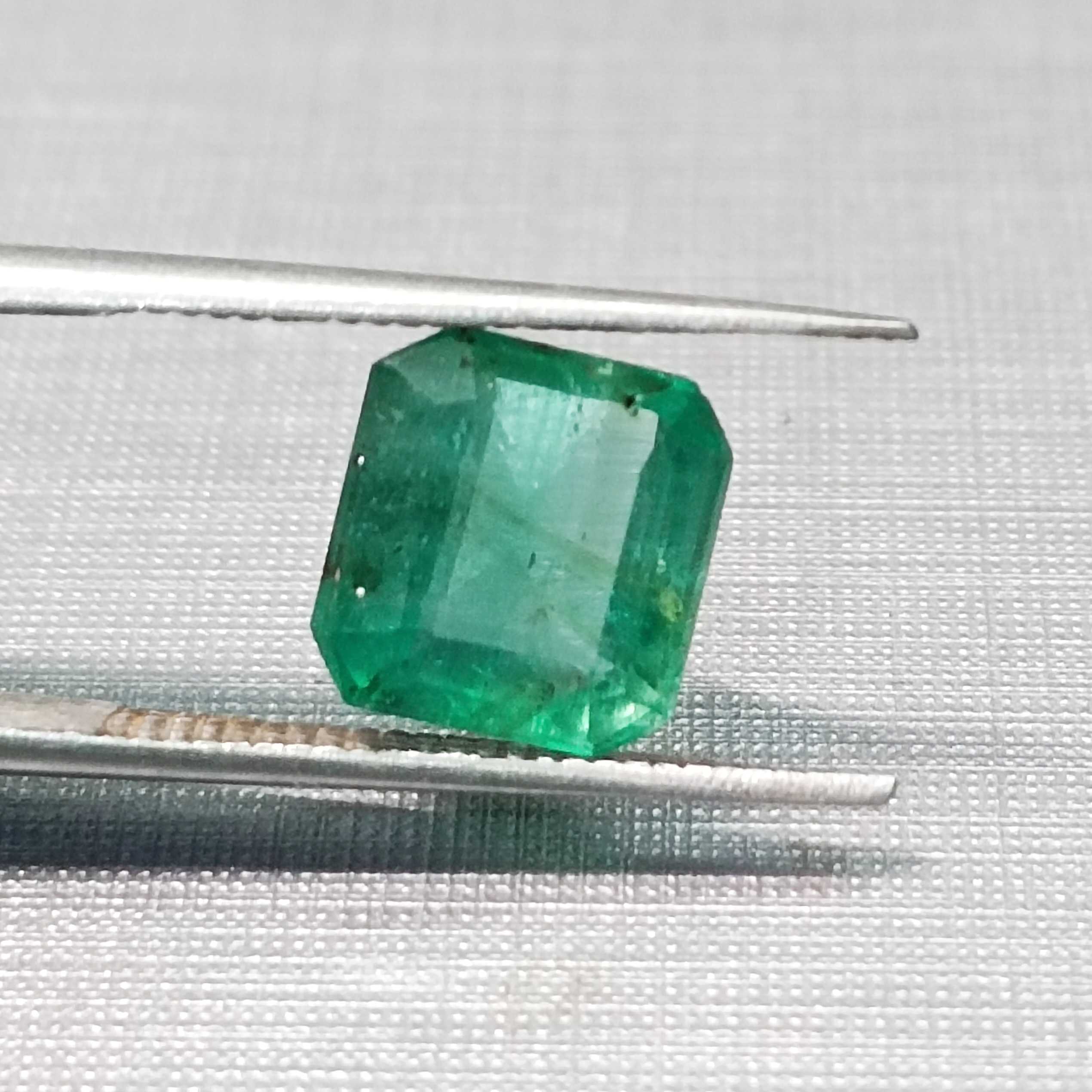 2.61cts certified natural medium deep green octagon step cut emerald stone/