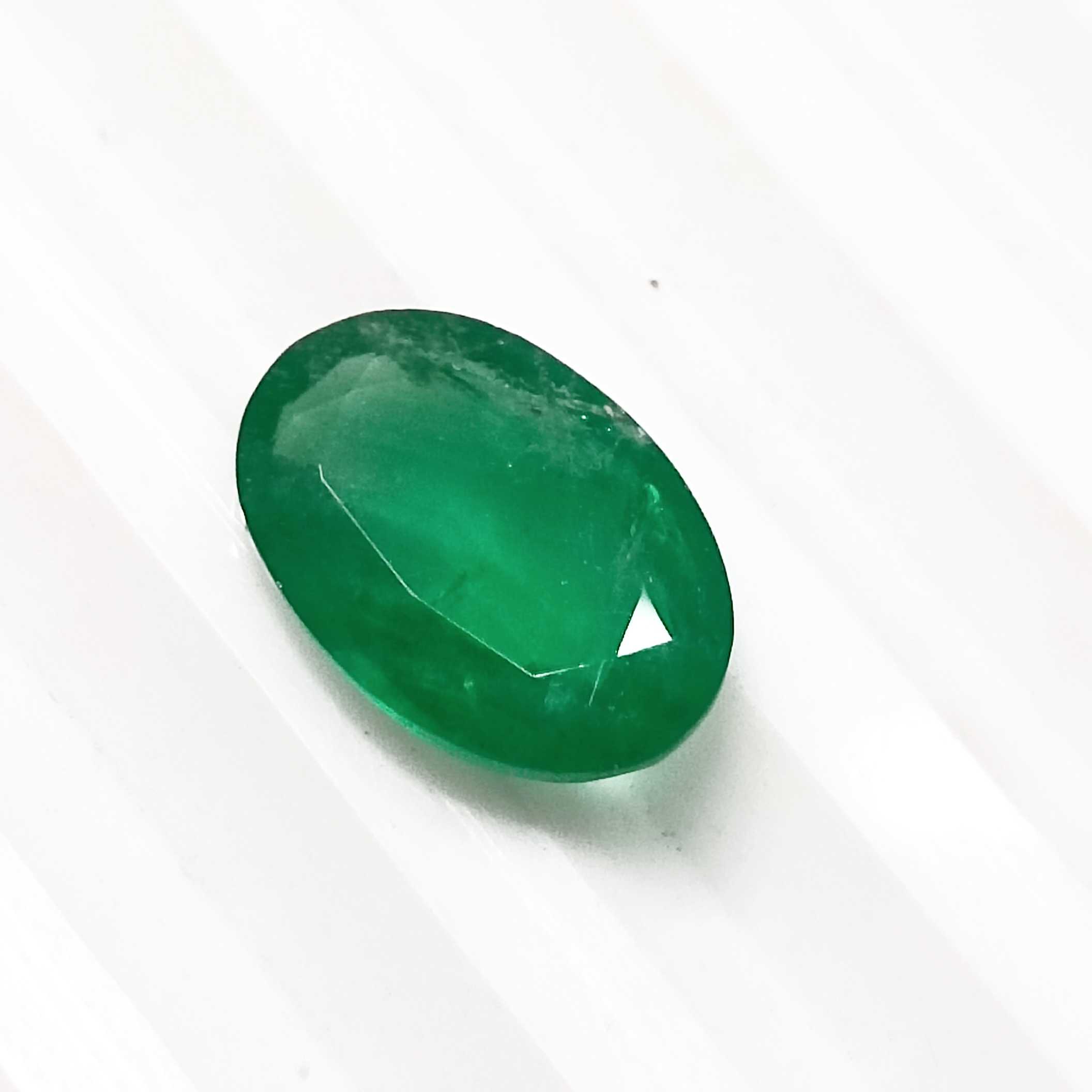 2.97cts GSI (USA) certified natural vivid green oval shape emerald gem