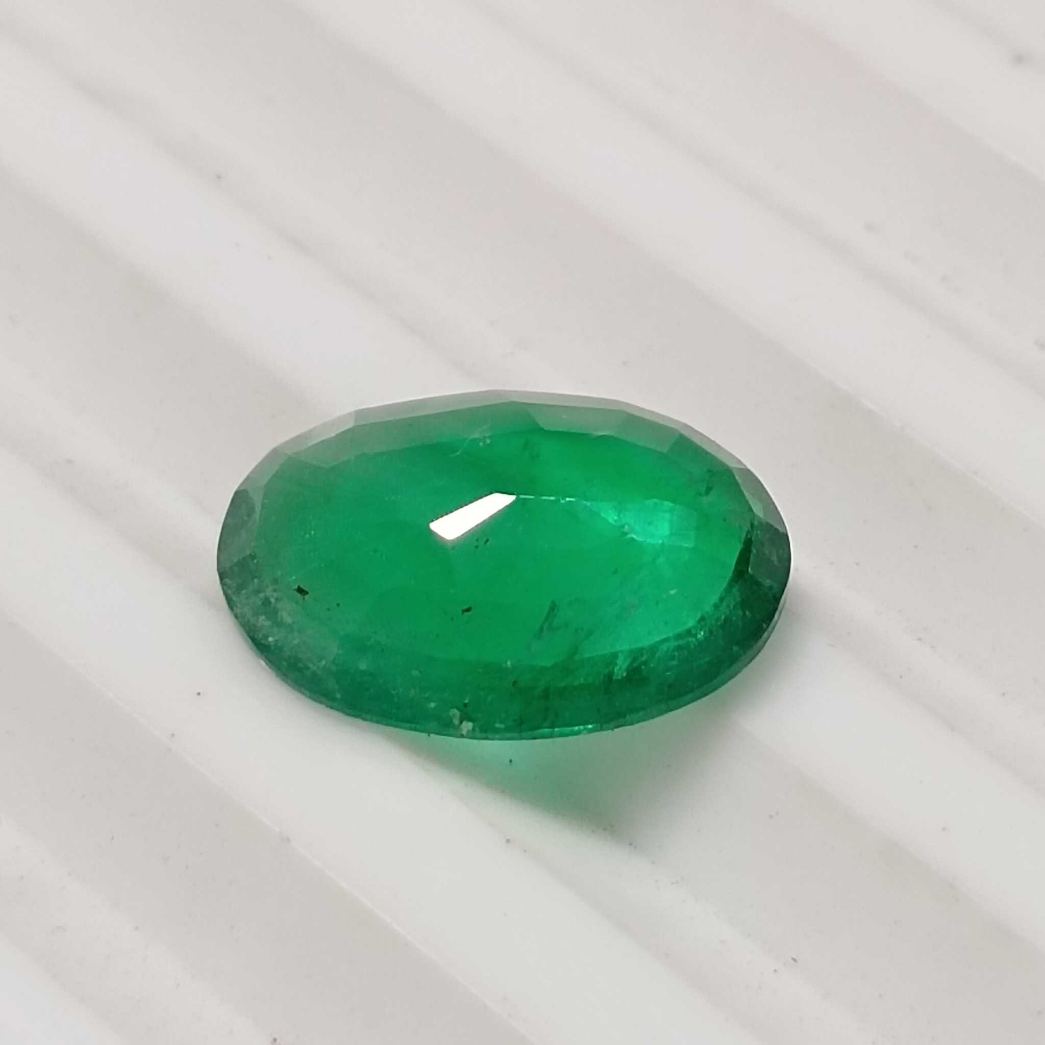2.97cts GSI (USA) certified natural vivid green oval shape emerald gem