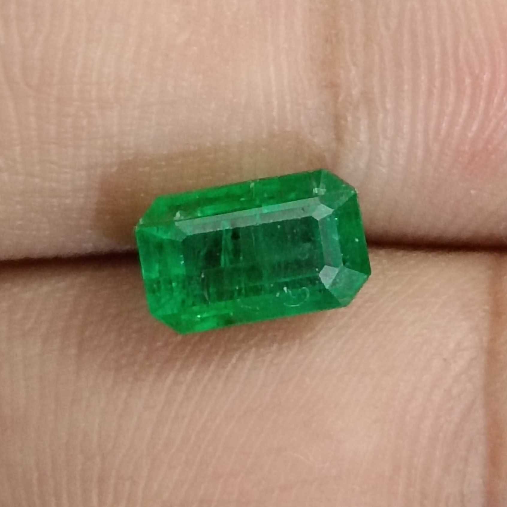 2.06ct certified vivid green octagon cut emerald gemstone/