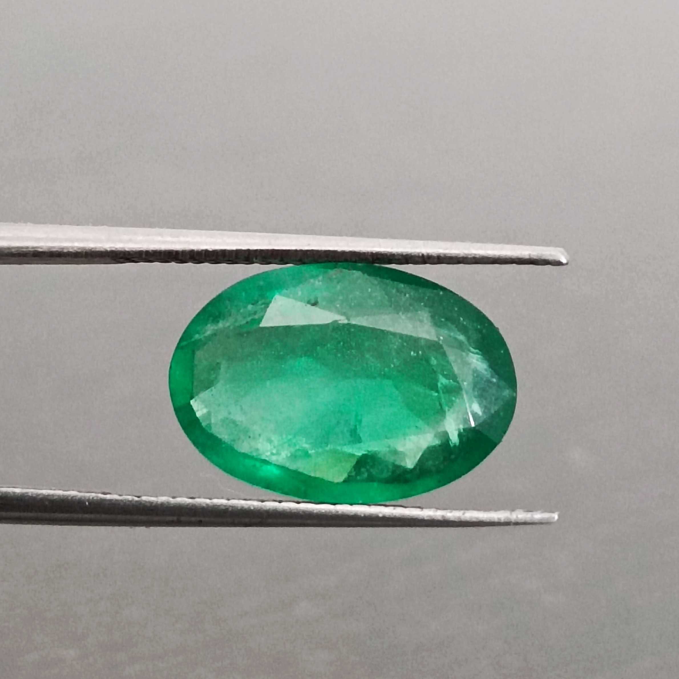 2.97cts GSI (USA) certified natural vivid green oval shape emerald gem/