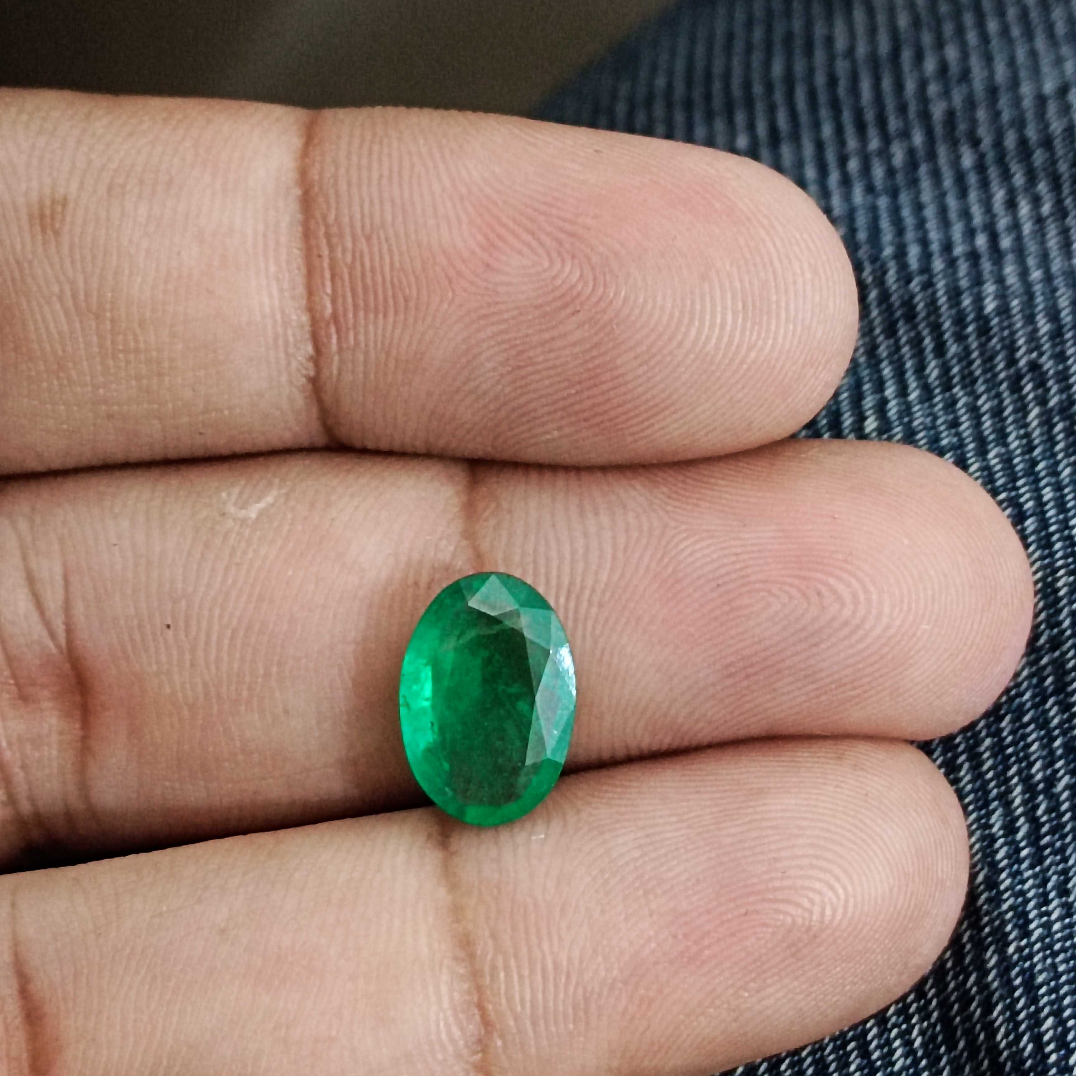 2.97cts GSI (USA) certified natural vivid green oval shape emerald gem