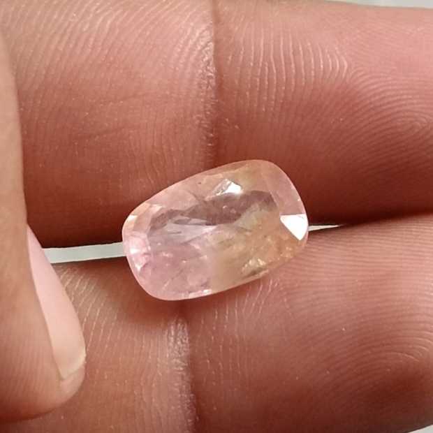 7.88ct IGI certified Unheated Ceylon padparadscha sapphire gemstone