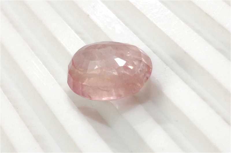 9.04ct IGI certified light orange pink padparadscha sapphire gem