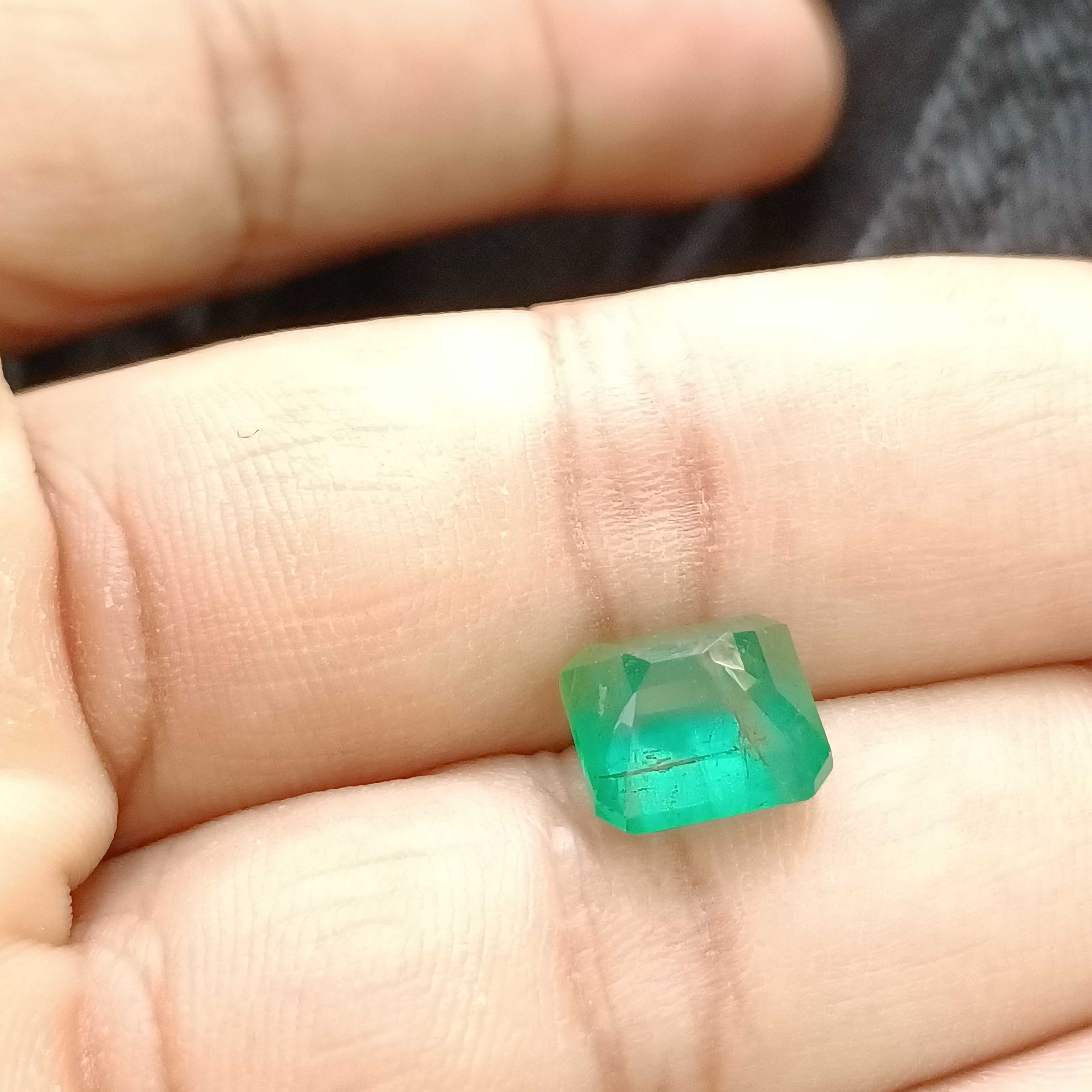 4.30ct GSI certified natural velvet medium green octagon emerald gem