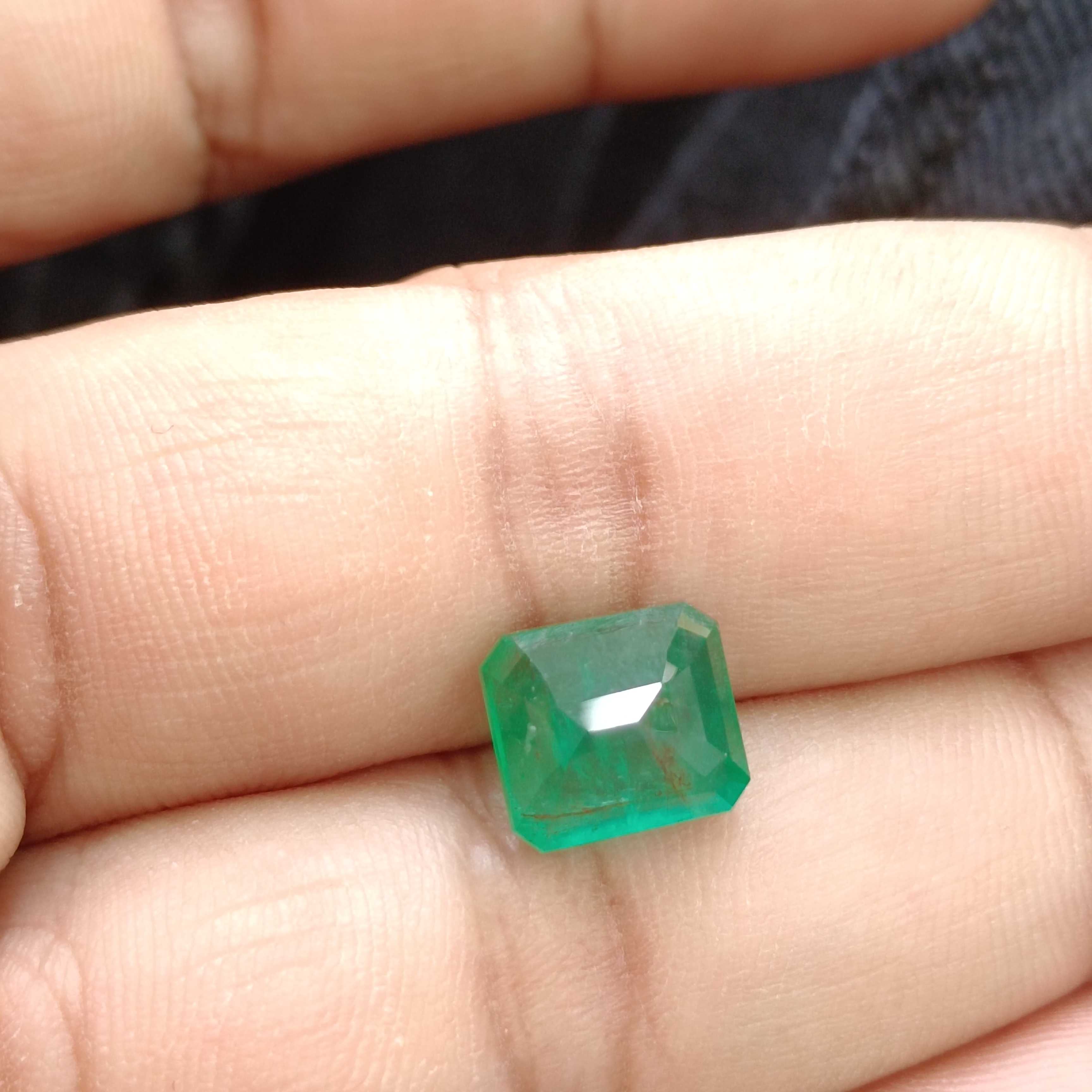 4.30ct GSI certified natural velvet medium green octagon emerald gem