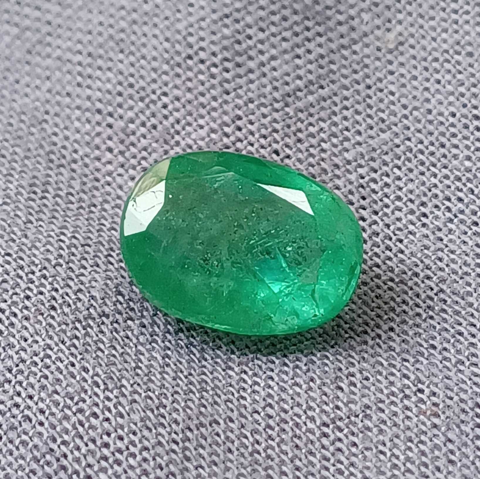 2.57 GSI certified medium deep green oval cut emerald gemstone 