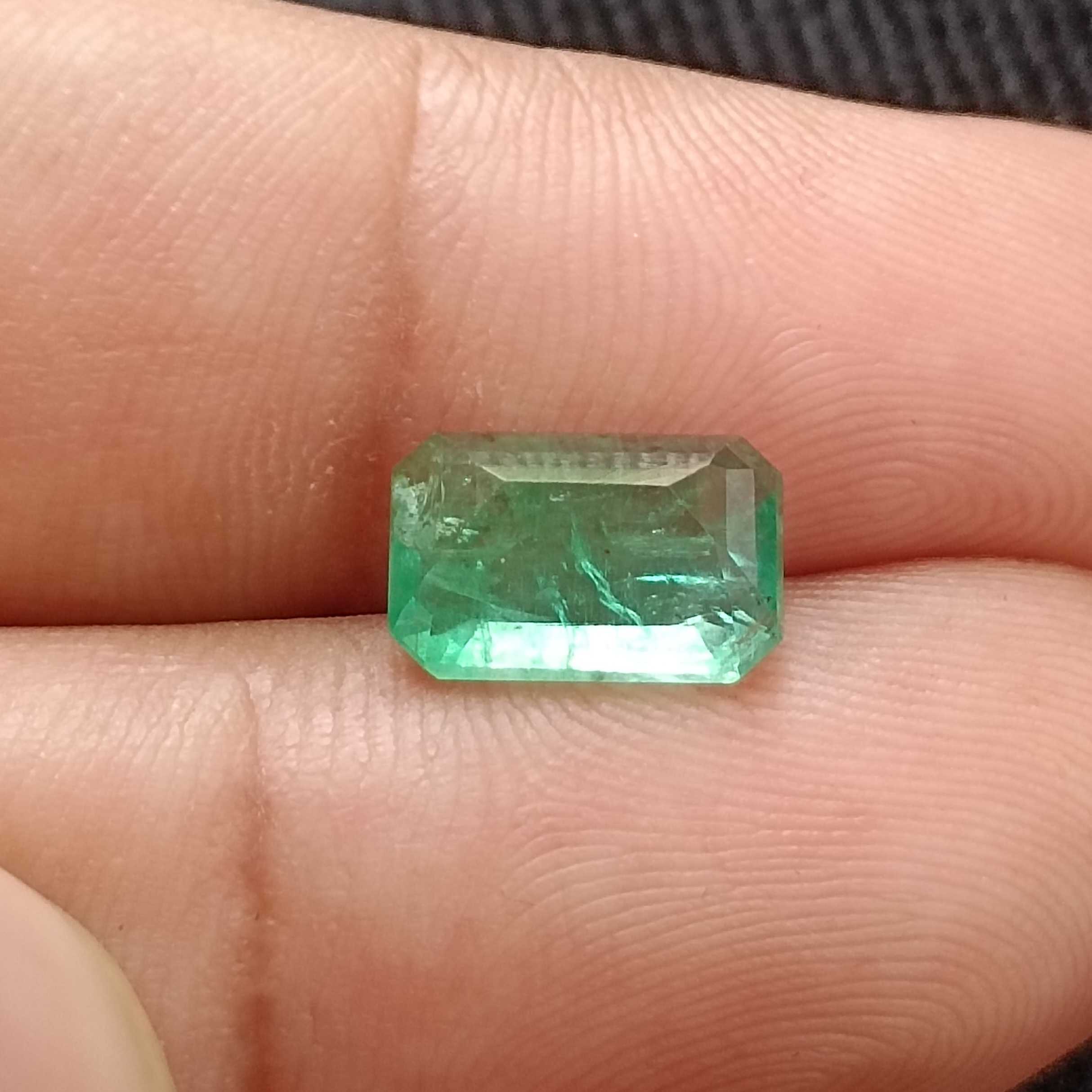 2.44ct GSI (USS) bright medium light green octagon Panjshir emerald gem 