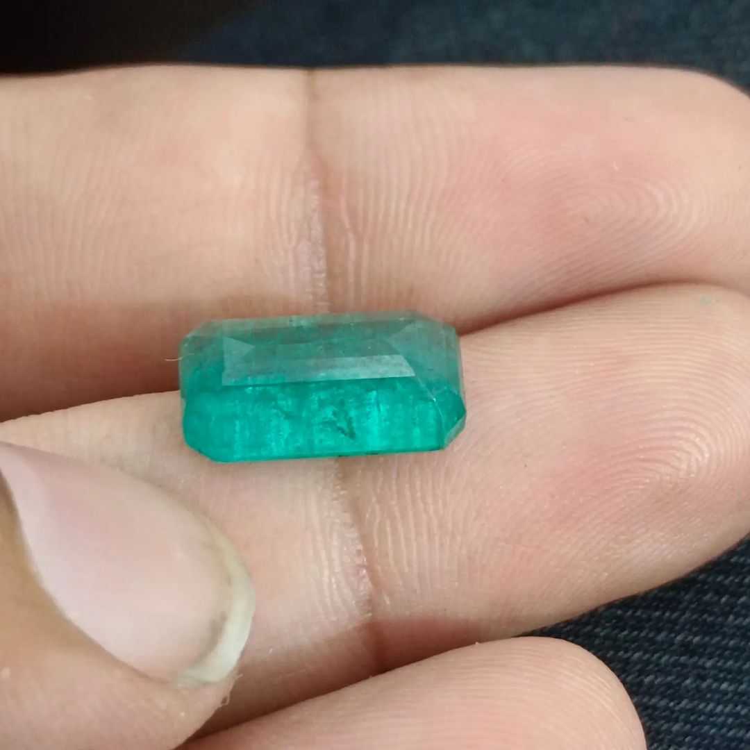5.80 carat transparent bluish green Zambian emerald gem 