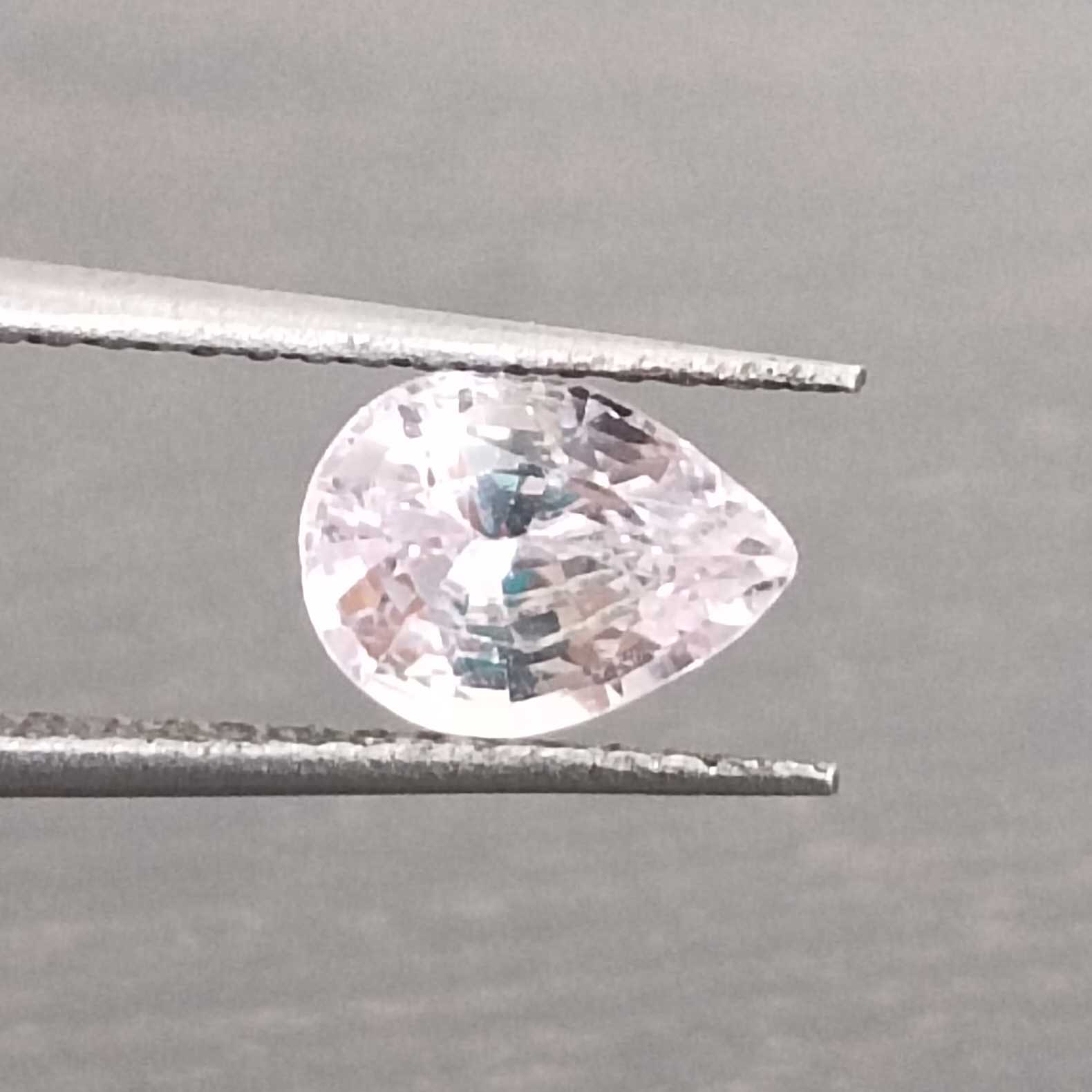1.14ct GSI (USA) certified pear shape Srilankan white sapphire gemstone/