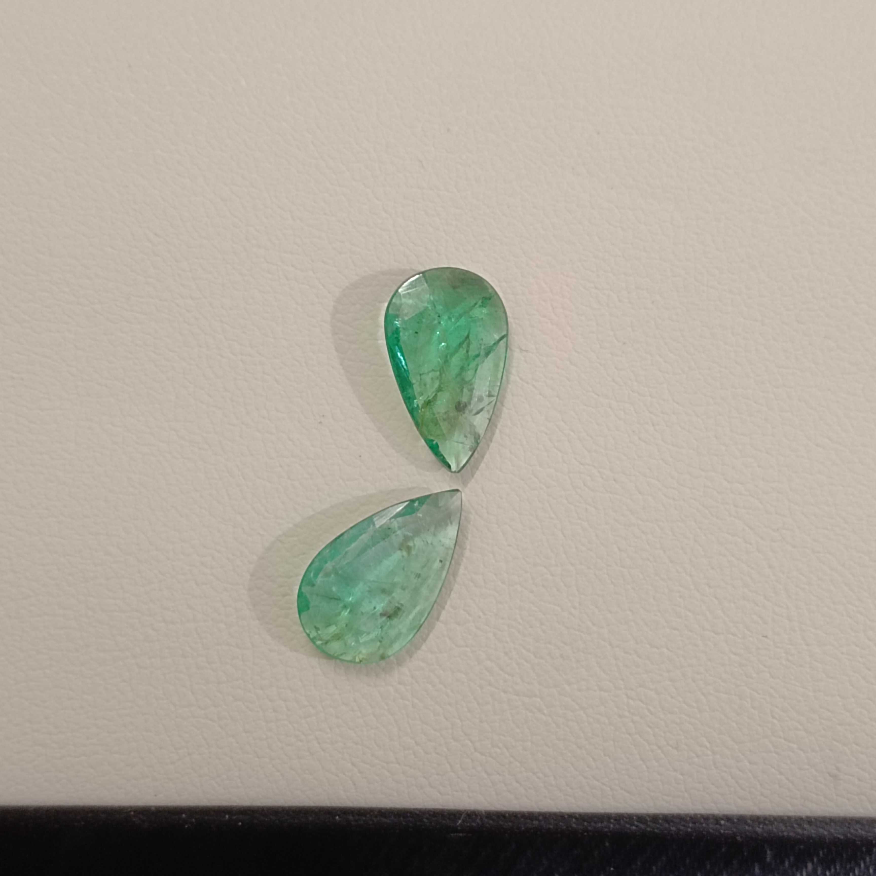 3.05cts glass green emerald gemstone pear cut pair 