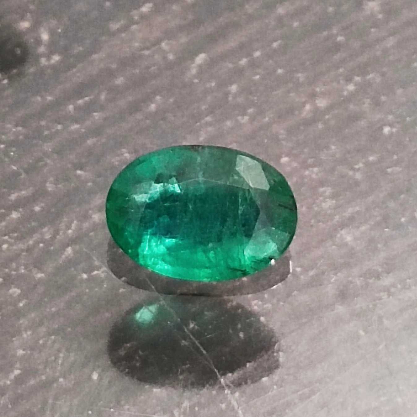 1.67ct (USA) certified deep pure green oval cut emerald gemstone /