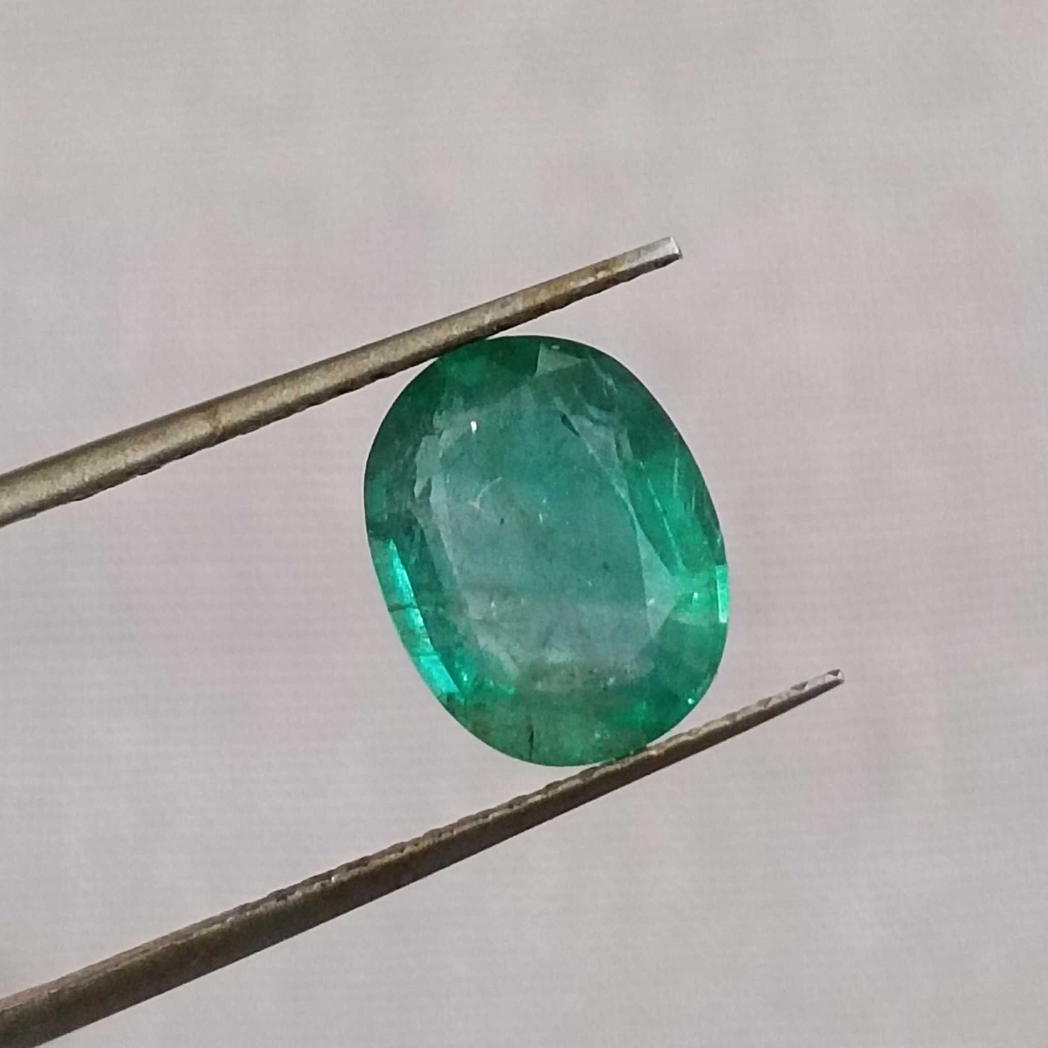 2.04cts clean medium green oval cut loose emerald stone/