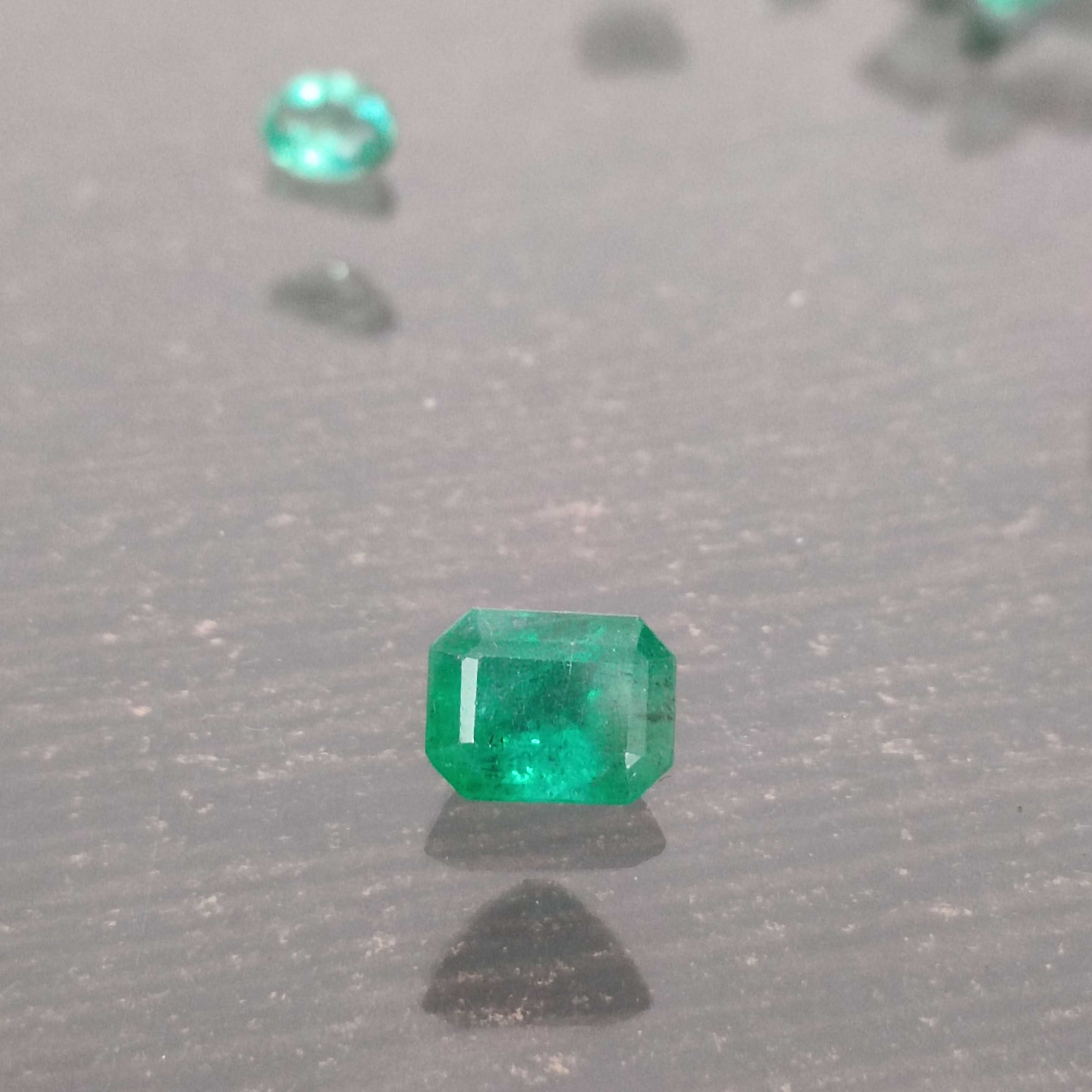 2.37ct certified deep natural velvet green octagon cut loose emerald gem