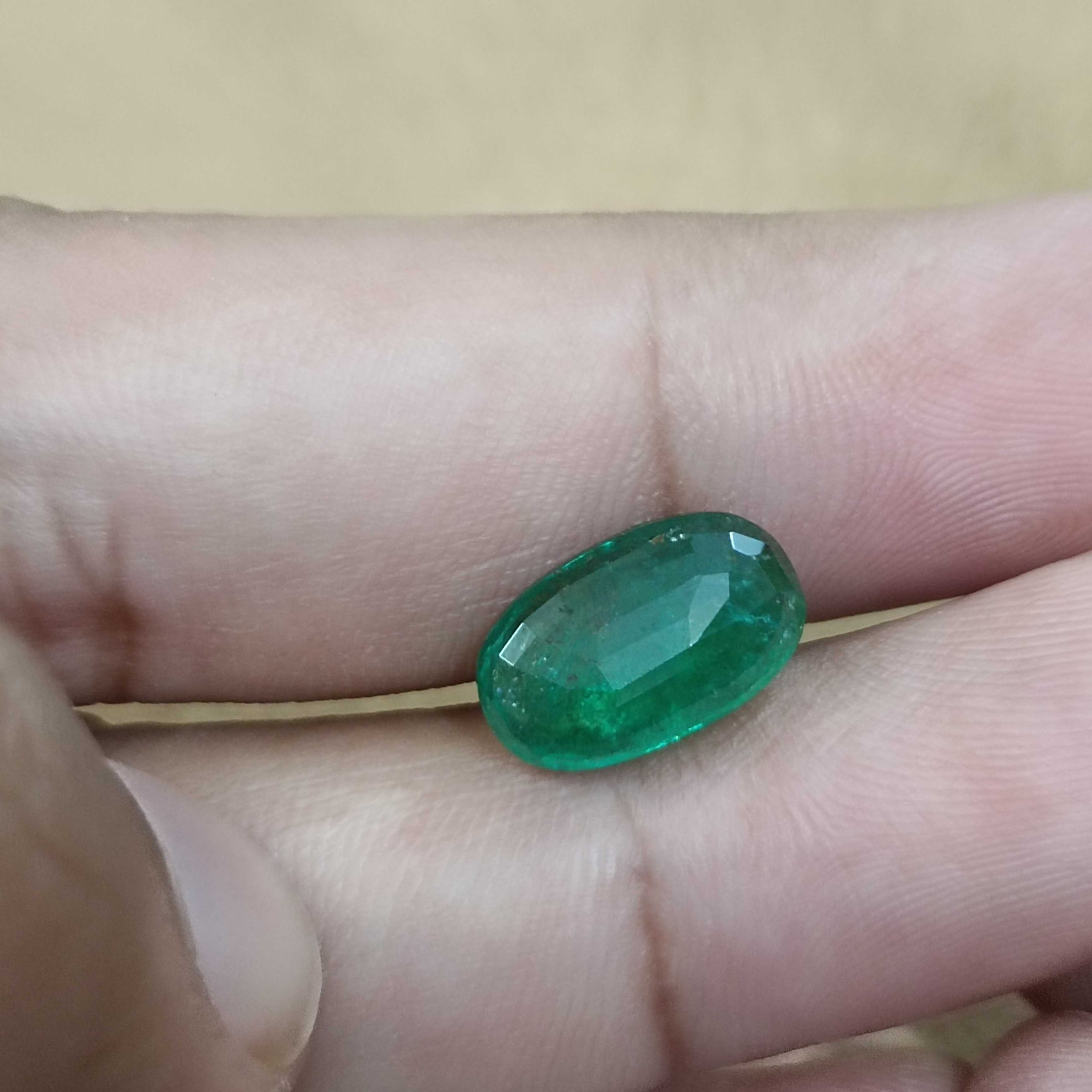 4.36ct GSI certified deep vivid green elongated oval cut Zambian emerald gem 