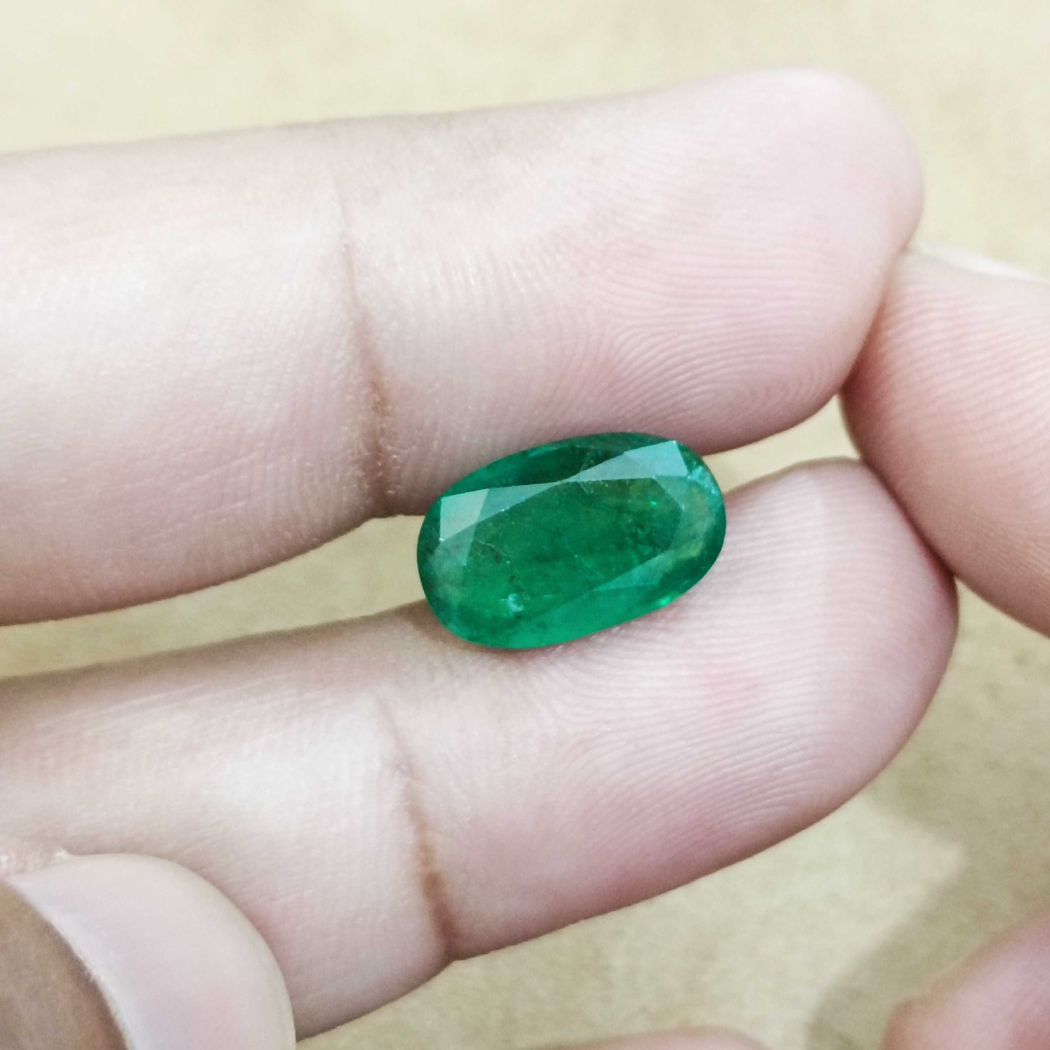 4.36ct GSI certified deep vivid green elongated oval cut Zambian emerald gem 