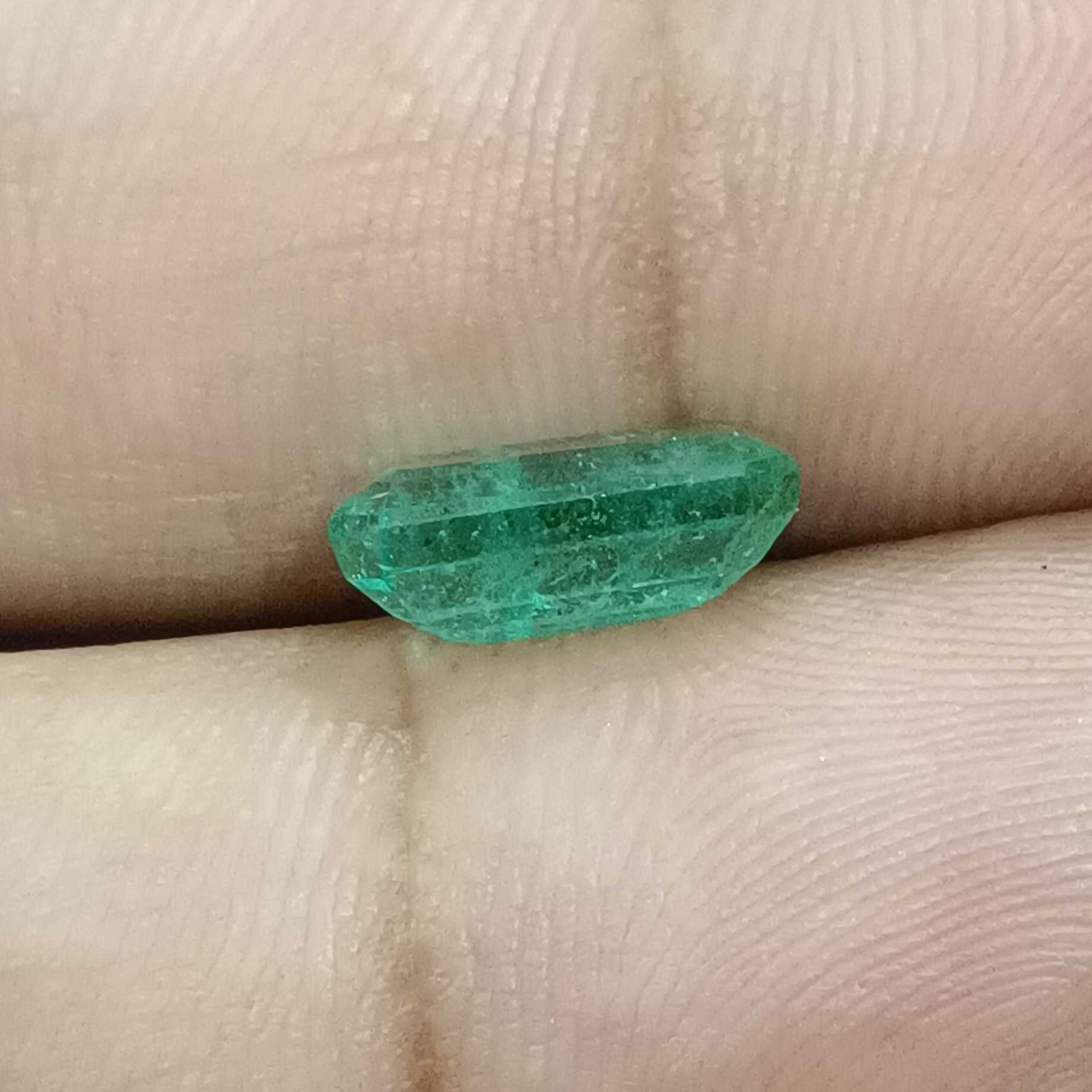2.60ct medium light Colombian green octagon cut emerald gem
