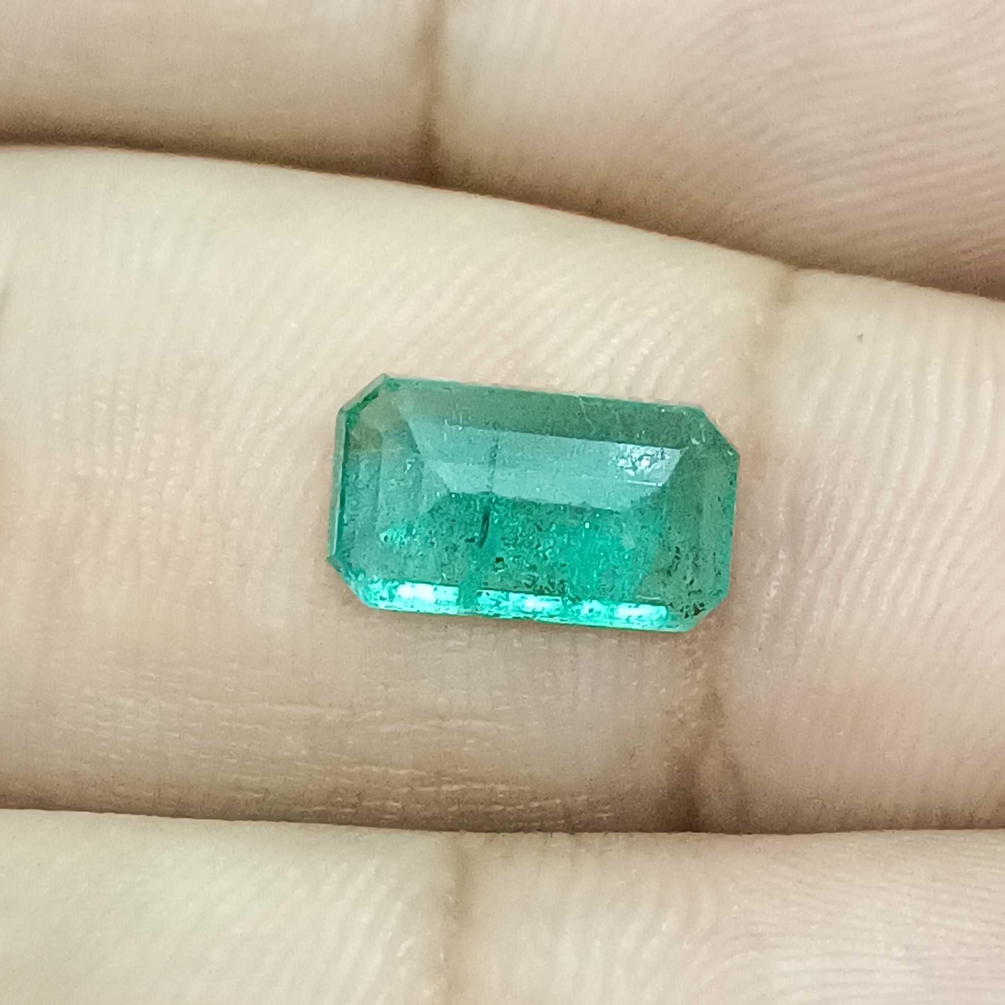 2.60ct medium light Colombian green octagon cut emerald gem