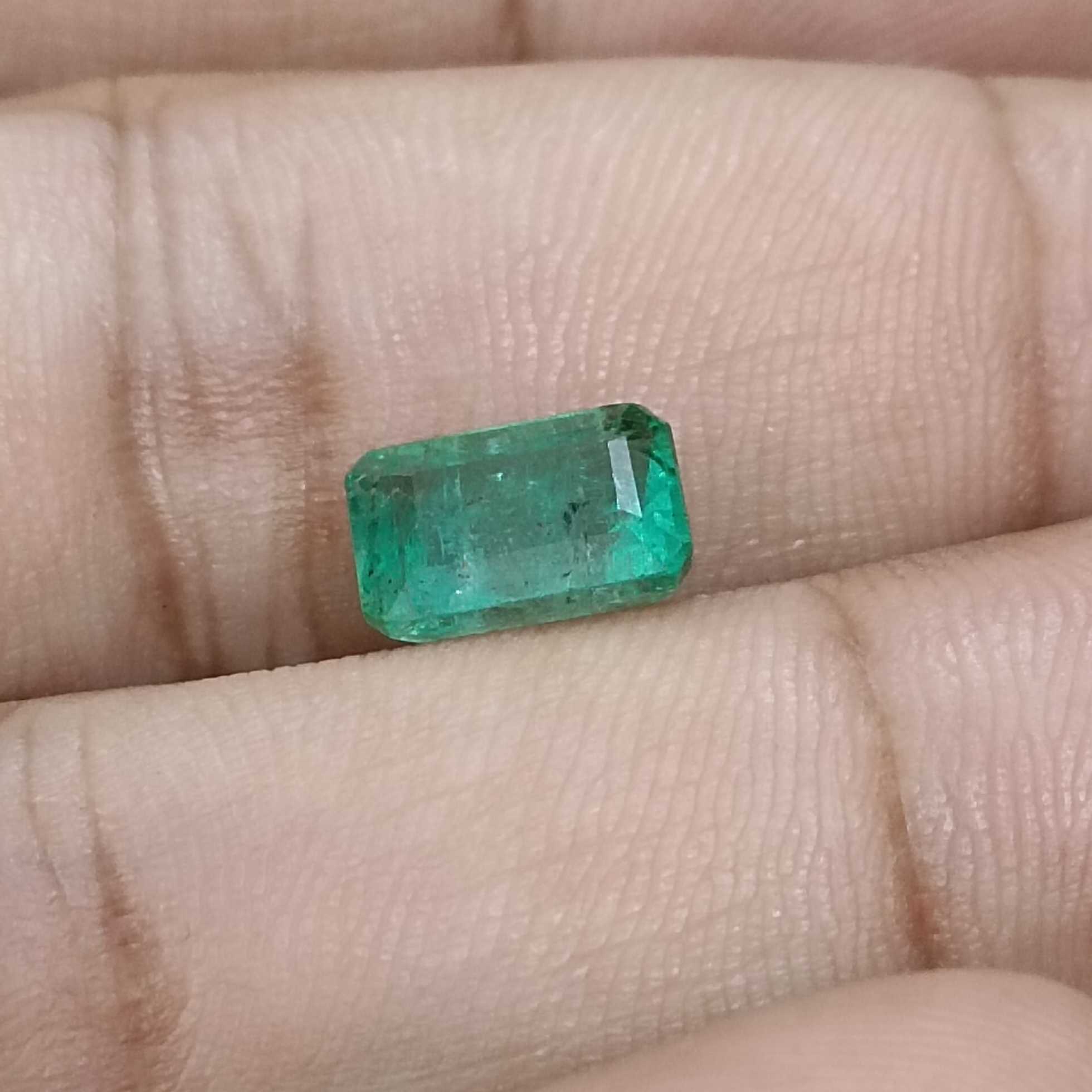 2.71cts non certified natural medium green octagon shaped emerald gem