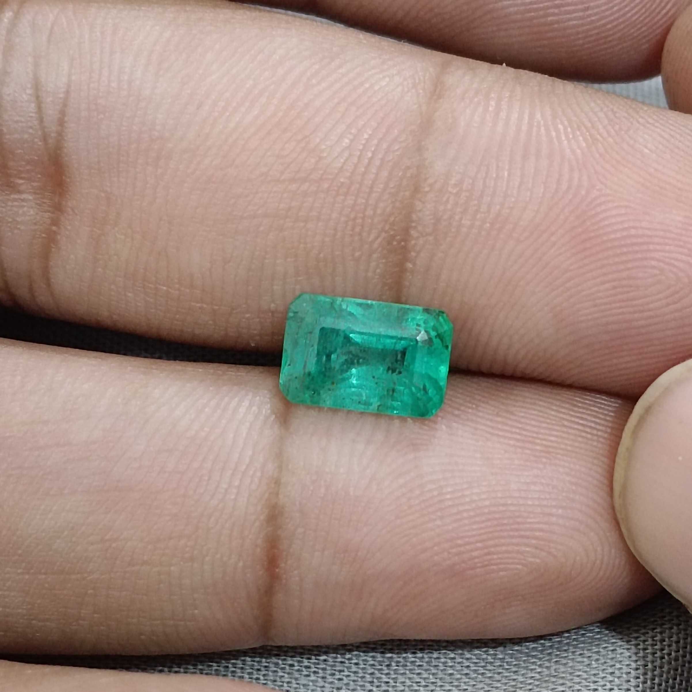2.71cts non certified natural medium green octagon shaped emerald gem