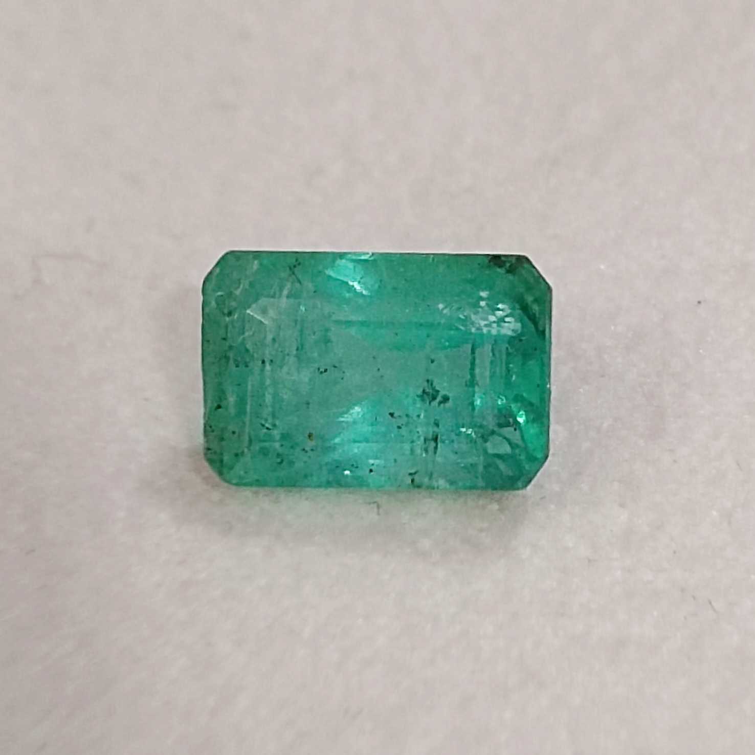 2.71cts non certified natural medium green octagon shaped emerald gem/