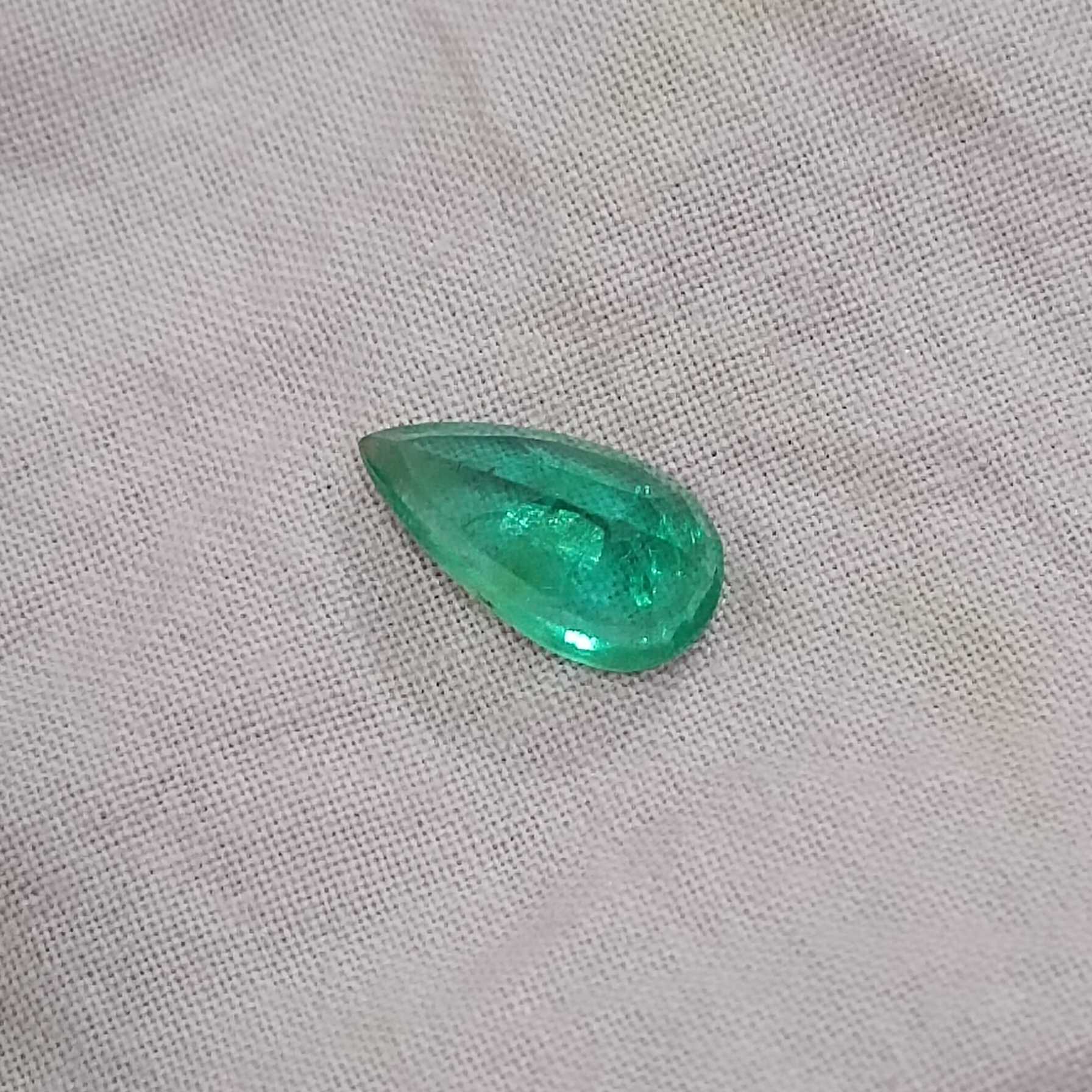 1.41ct medium mint green color pear shape emerald gemstone 