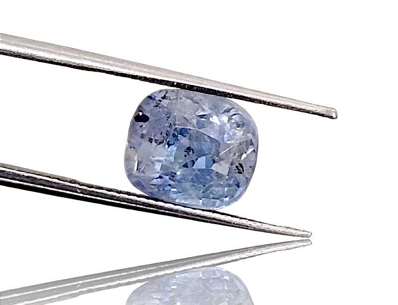 3.68cts certified shiny unheated untreated sky blue cushion cut sapphire gemstone 