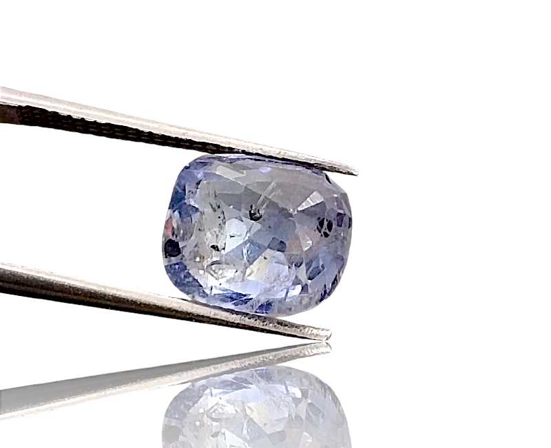3.68cts certified shiny unheated untreated sky blue cushion cut sapphire gemstone 