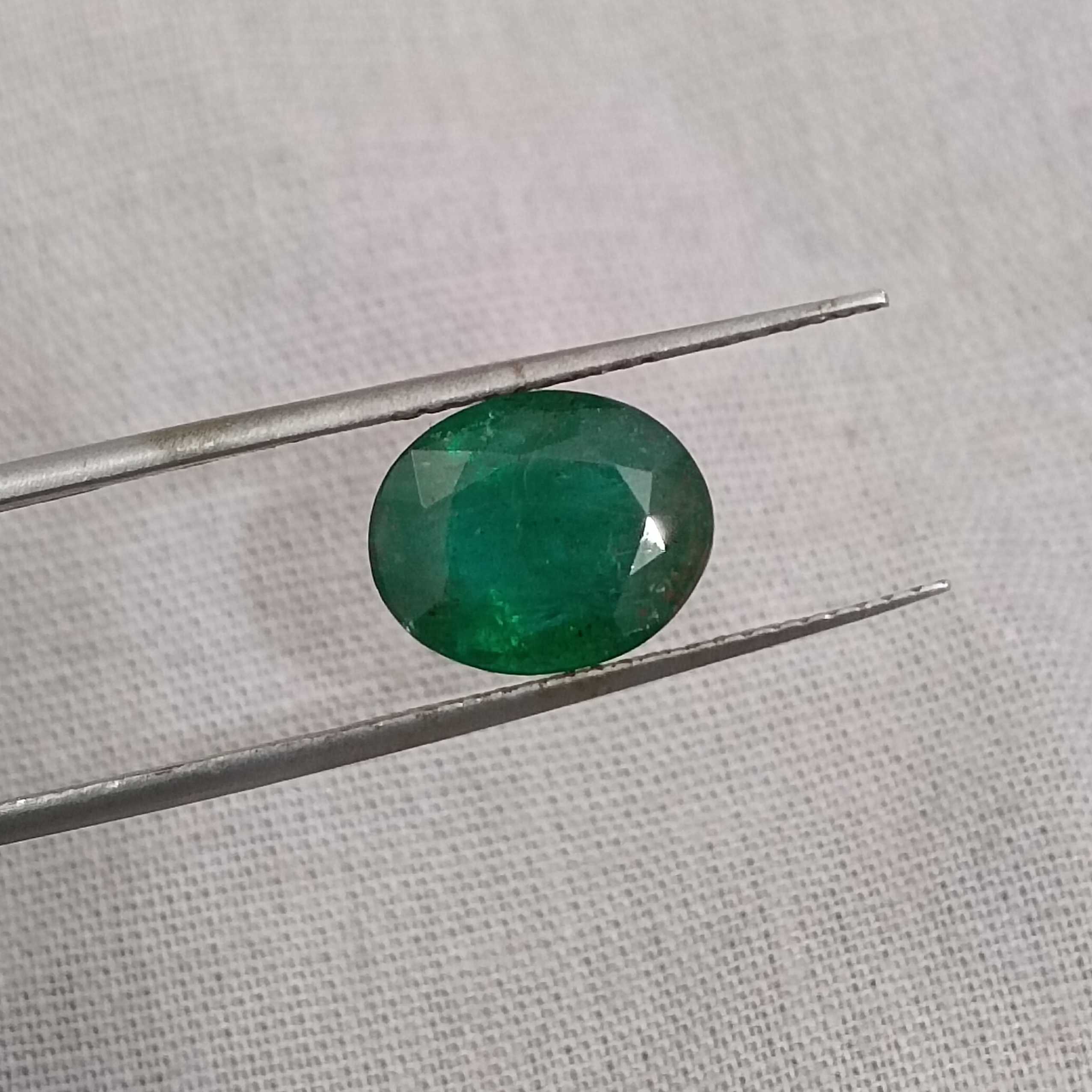 2.86ct natural pure dark green color oval cut emerald stone