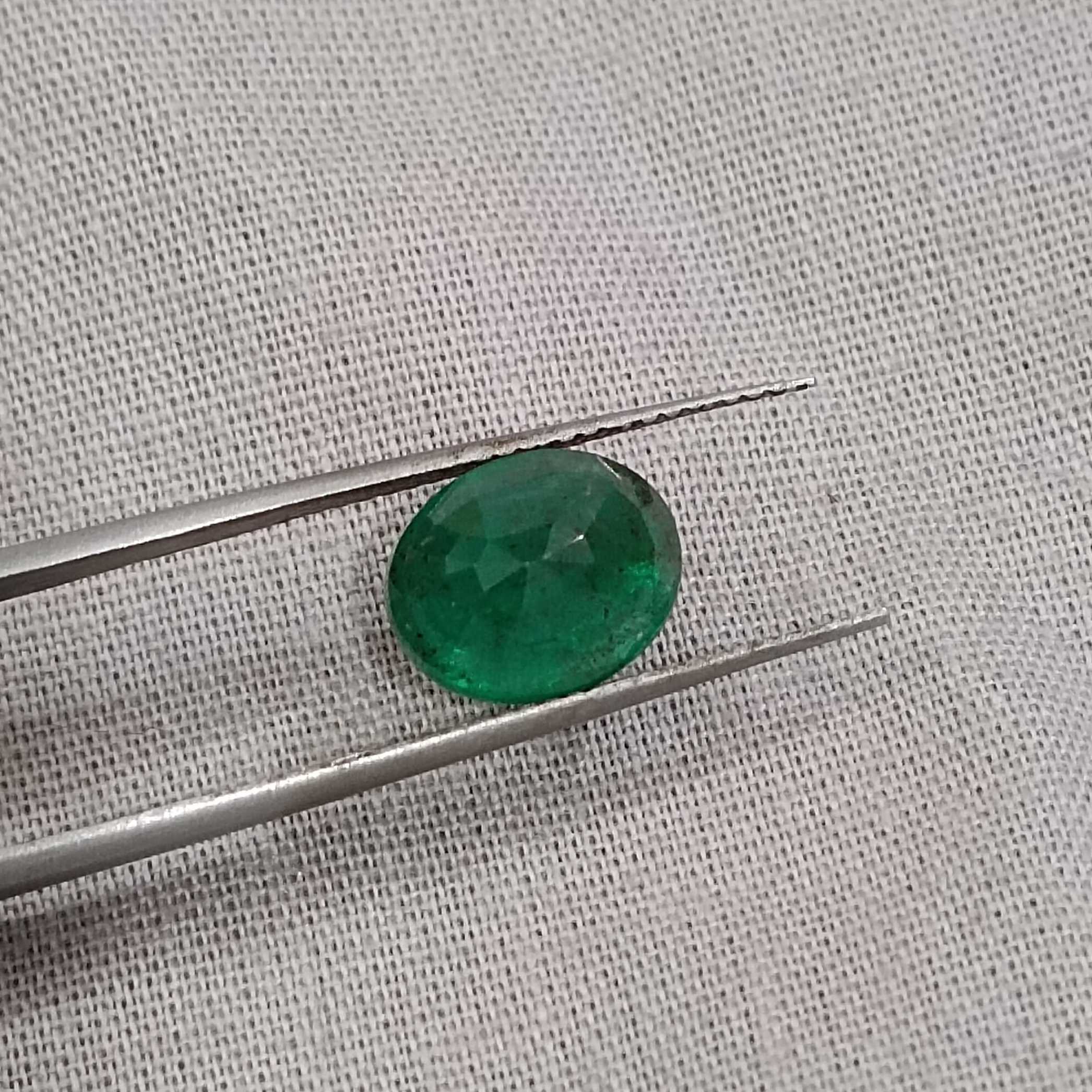 2.86ct natural pure dark green color oval cut emerald stone