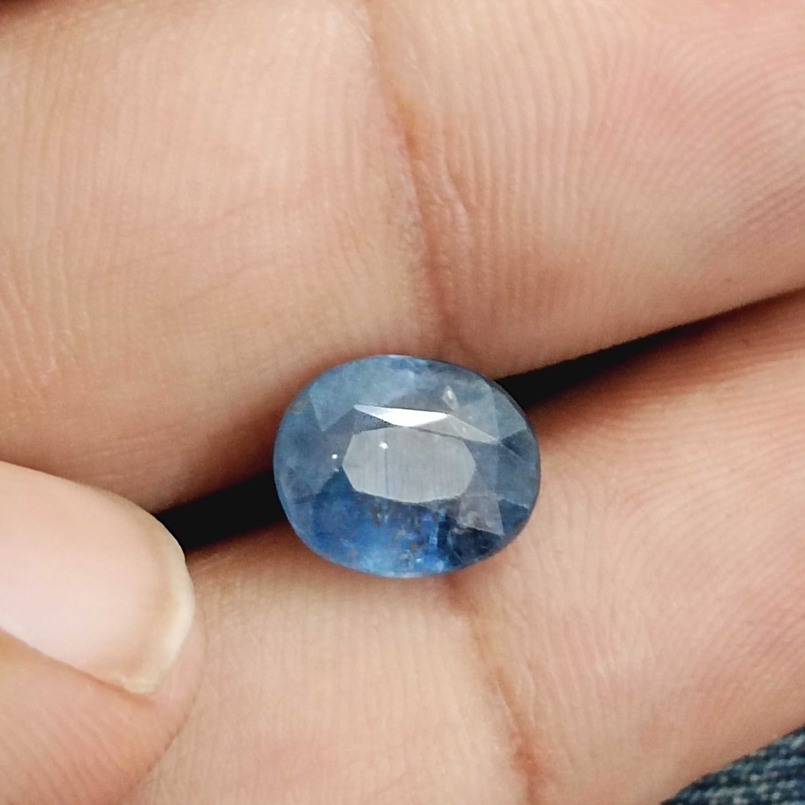 4.25ct IGI natural medium deep Ceylon blue sapphire oval cut gem H