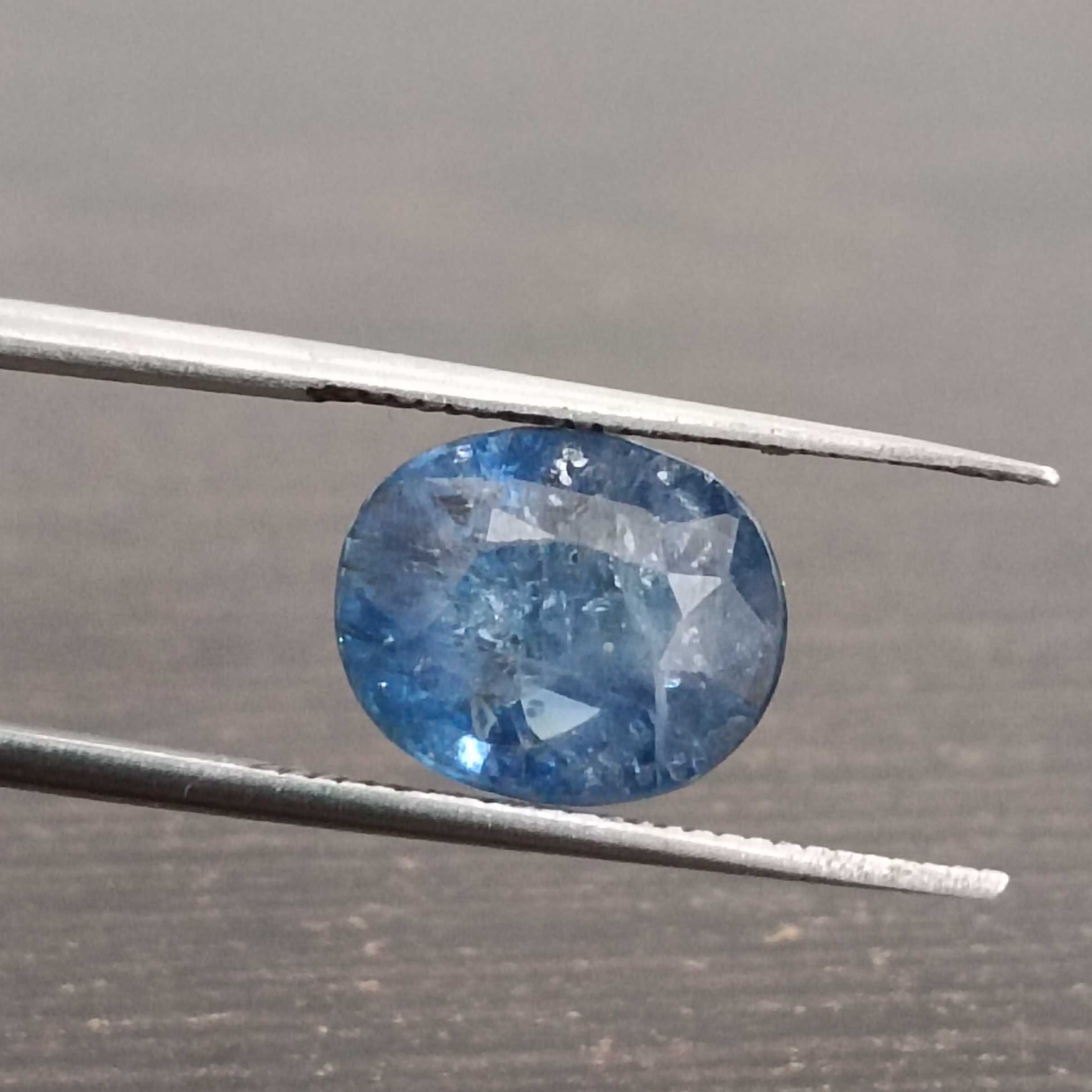 4.25ct IGI natural medium deep Ceylon blue sapphire oval cut gem H