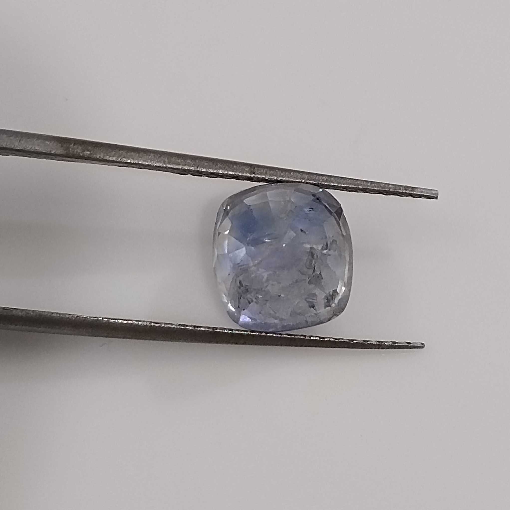 3.58ct GSI certified Ceylone origin unheated bright blue sapphire gemstone