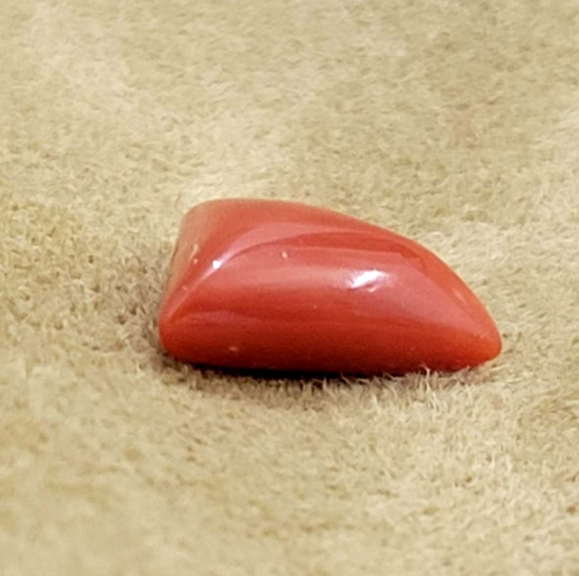 4.13ct (4.50 ratti) natural red triangle shape coral stone