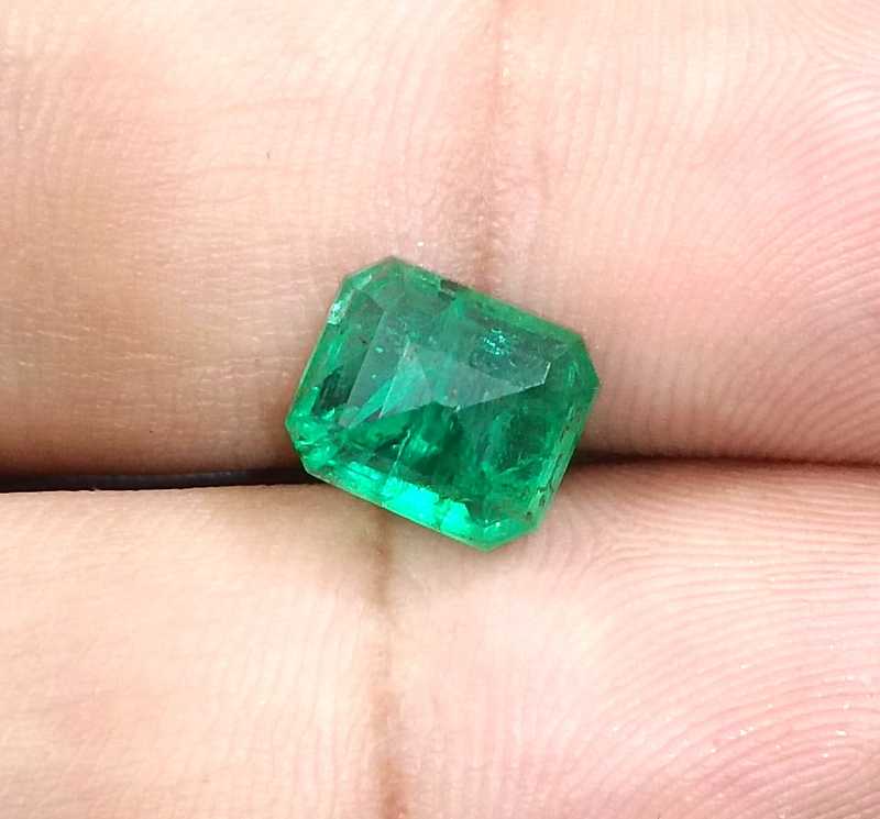 2.58cts GSI deep natural vivid green octagon cut emerald cut and polished stone 