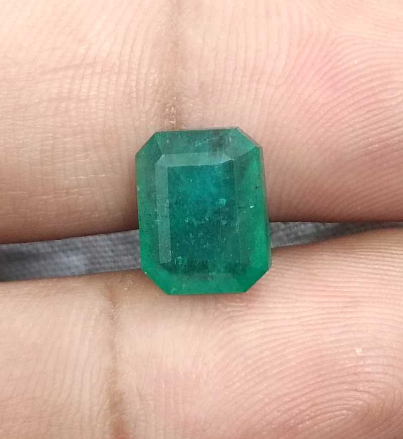 4.44ct certified medium green big size emerald cut emerald gem