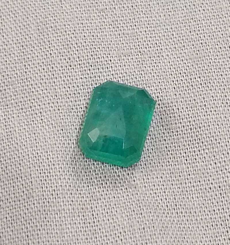 4.44ct certified medium green big size emerald cut emerald gem