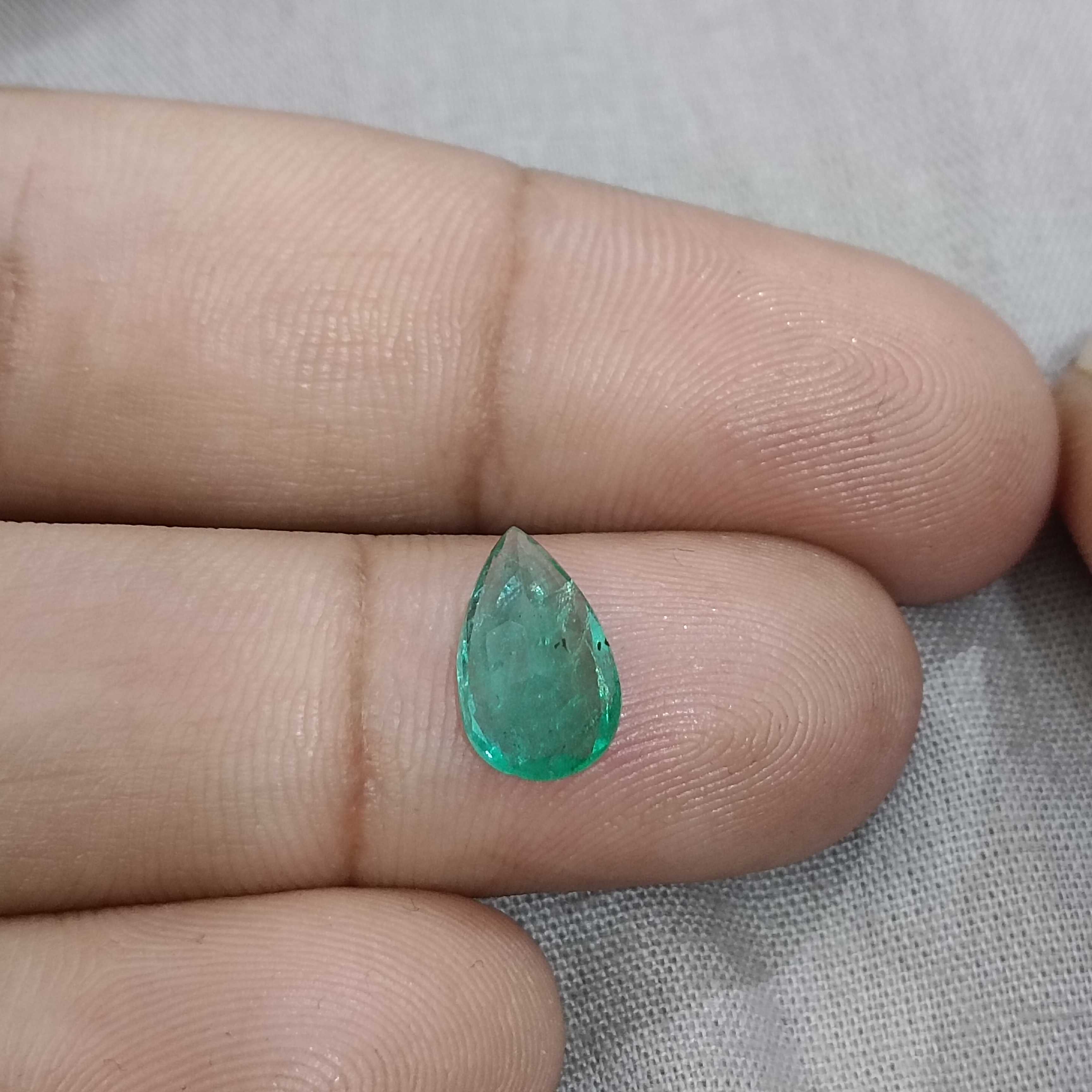 1.81ct medium deep bright golden green pear shape Colombian emerald gemstone 
