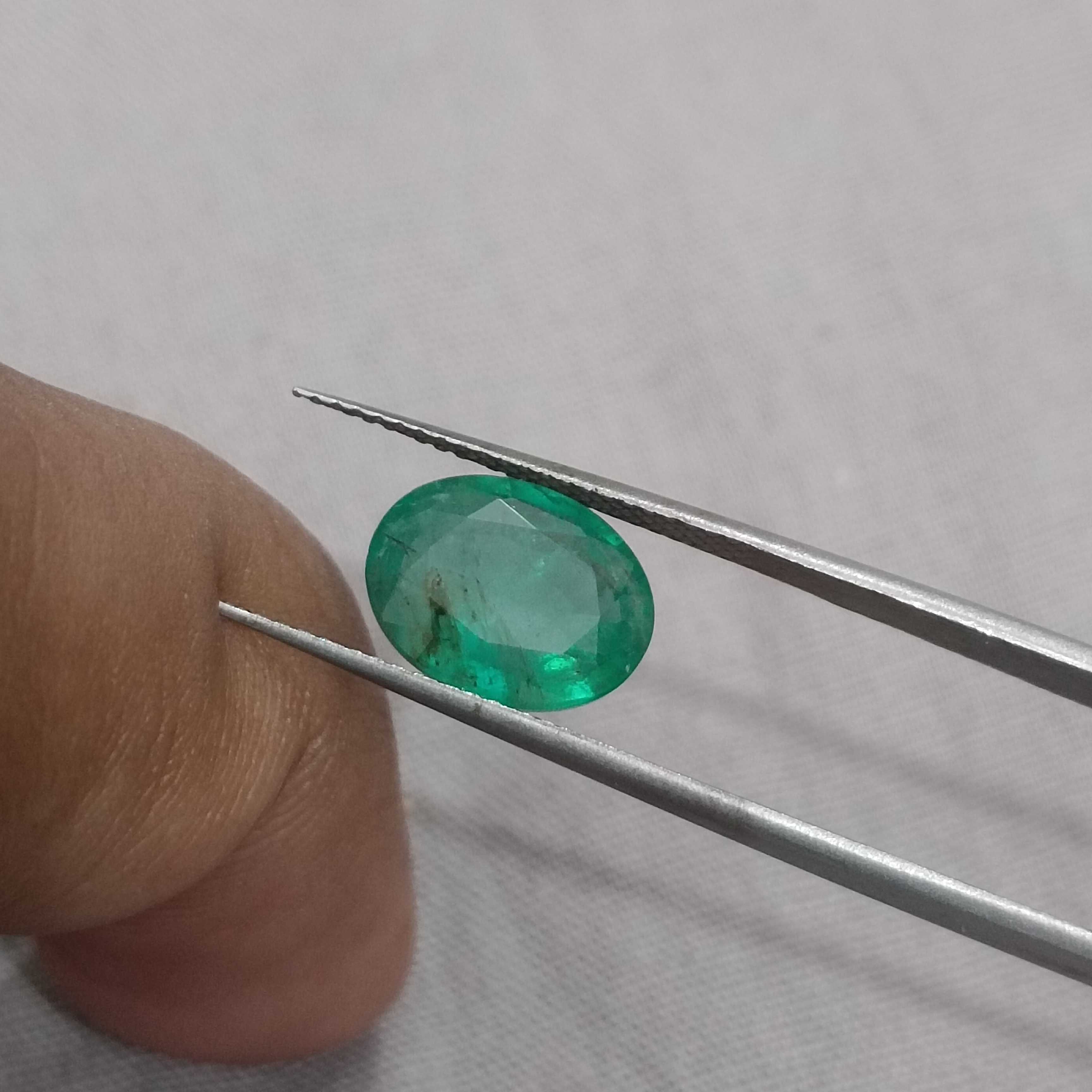 2.72ct GSI certified mint leaf green loose oval cut emerald gemstone 