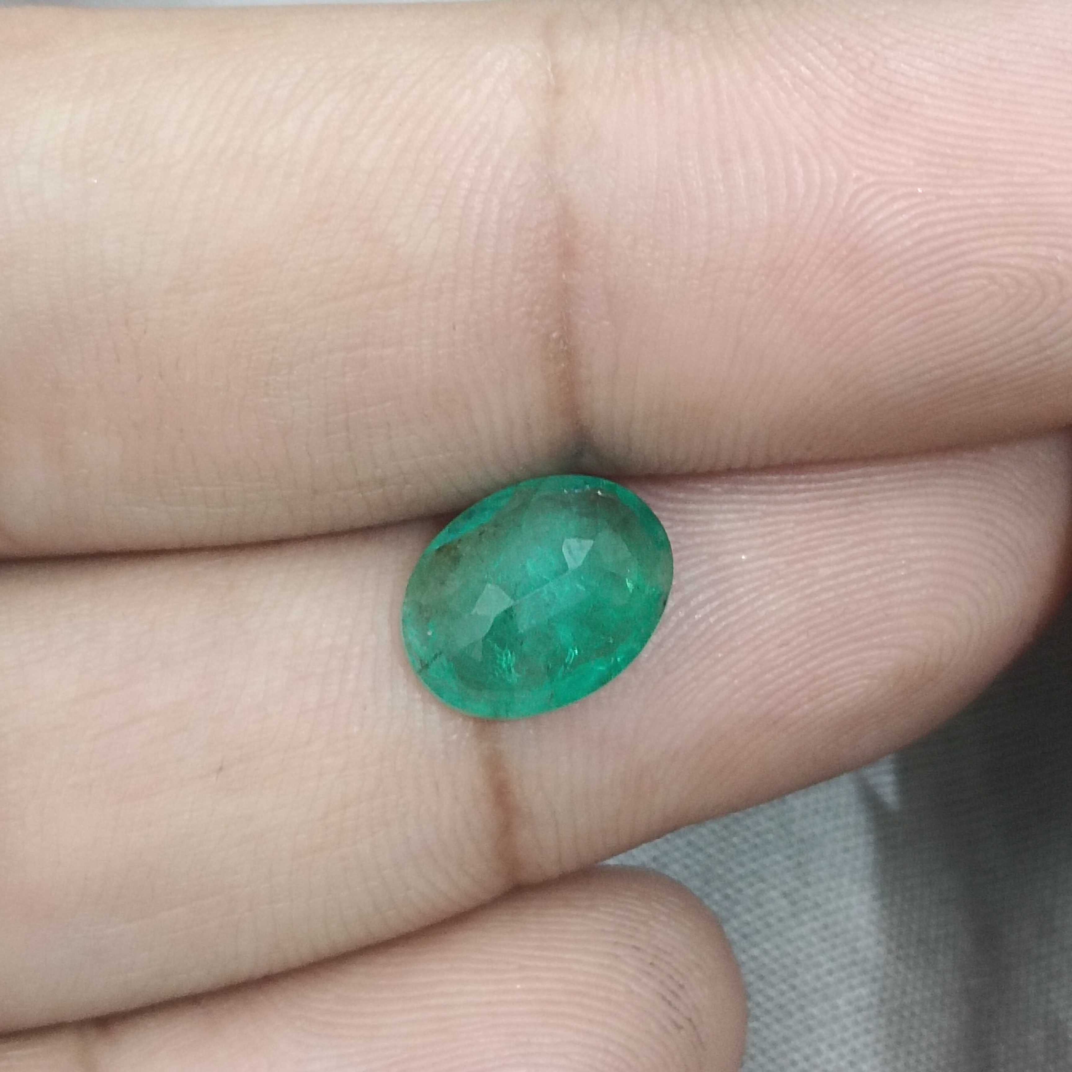 2.72ct GSI certified mint leaf green loose oval cut emerald gemstone 