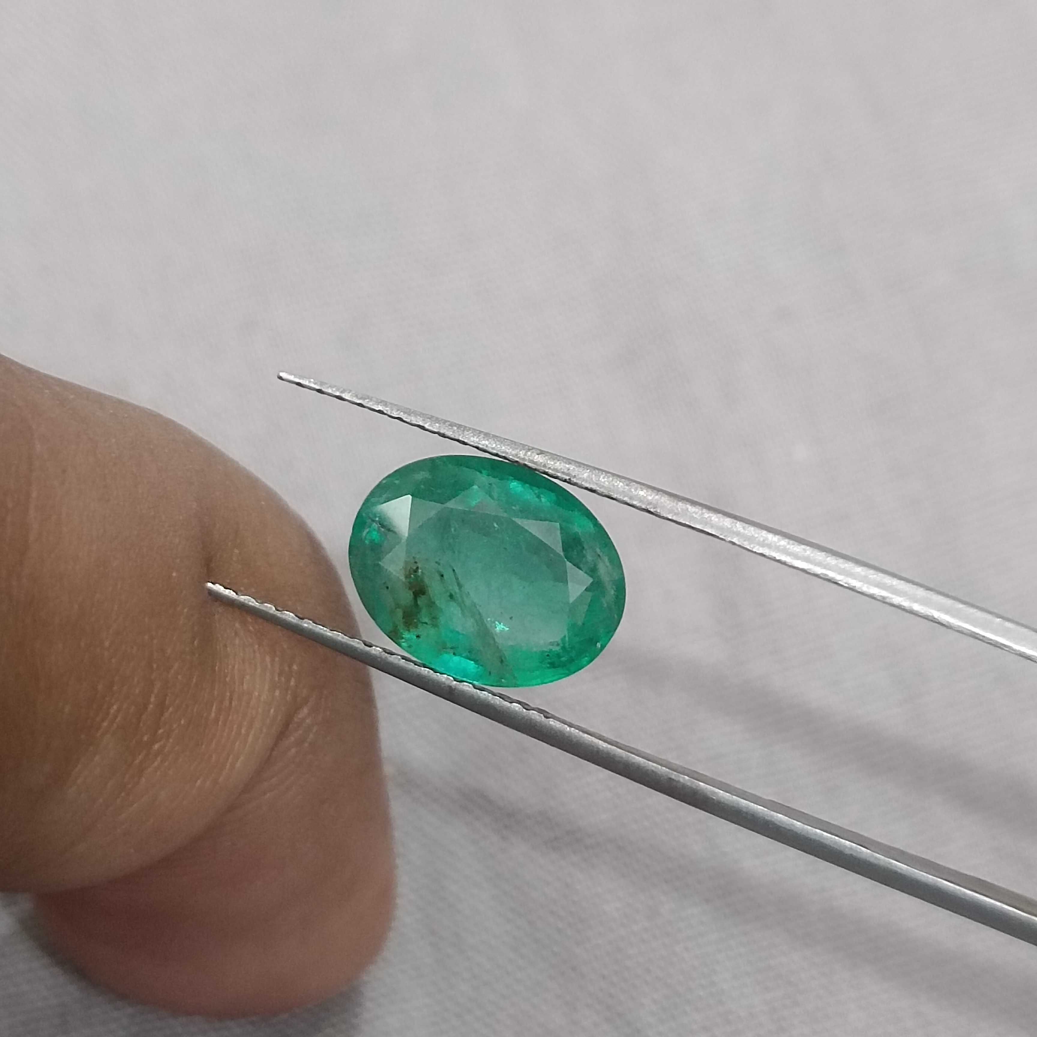 2.72ct GSI certified mint leaf green loose oval cut emerald gemstone 