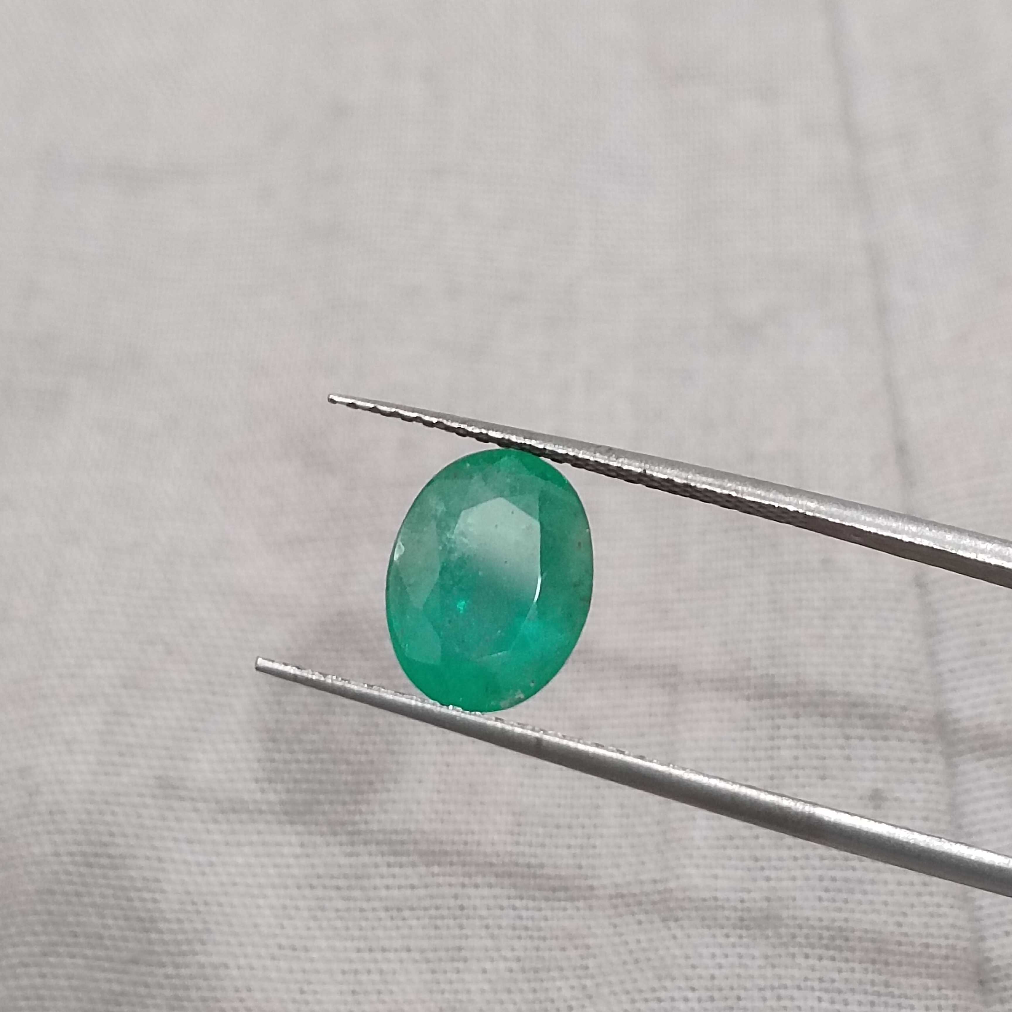 2.04ct GSI certified medium light green oval cut emerald gemstone 
