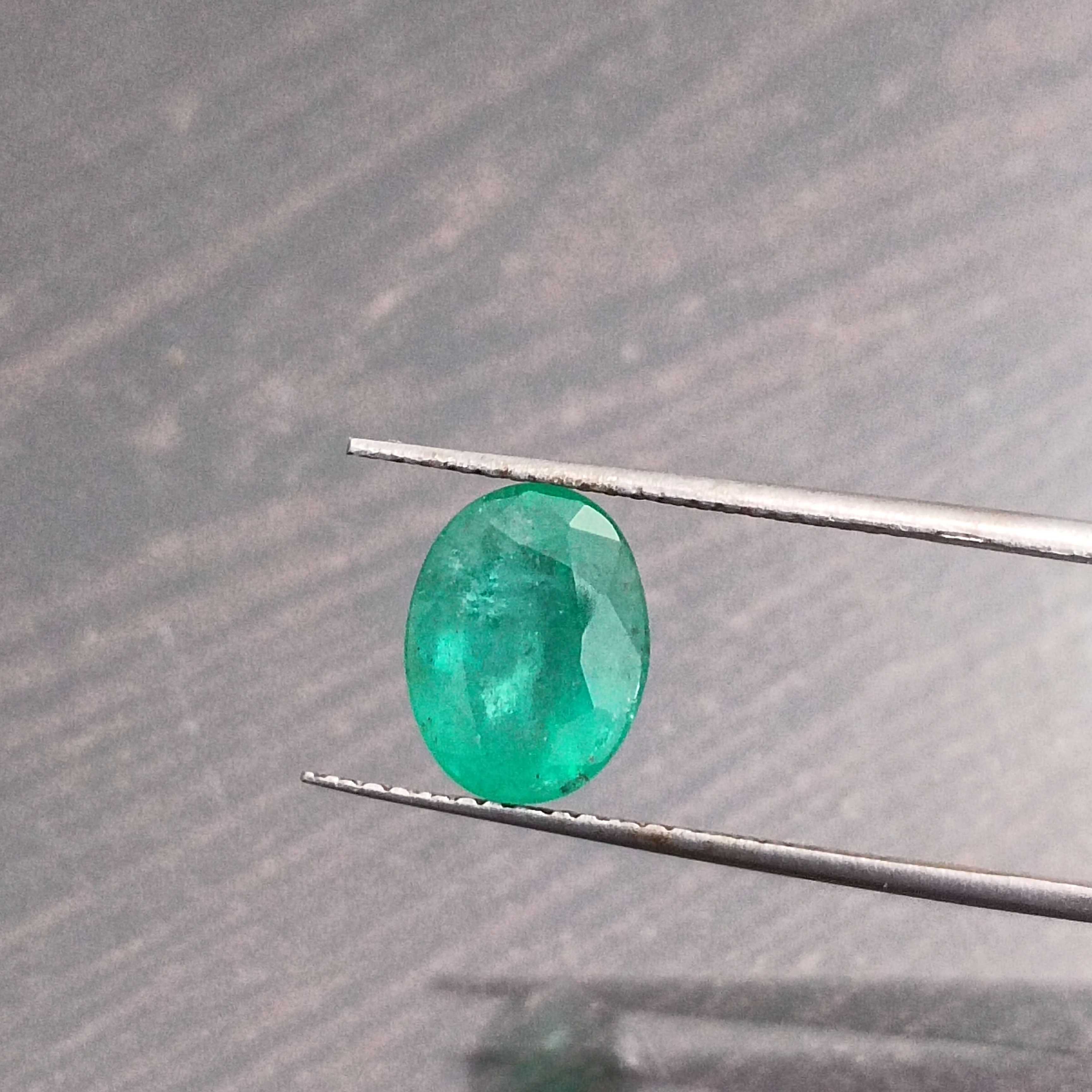2.04ct GSI certified medium light green oval cut emerald gemstone 