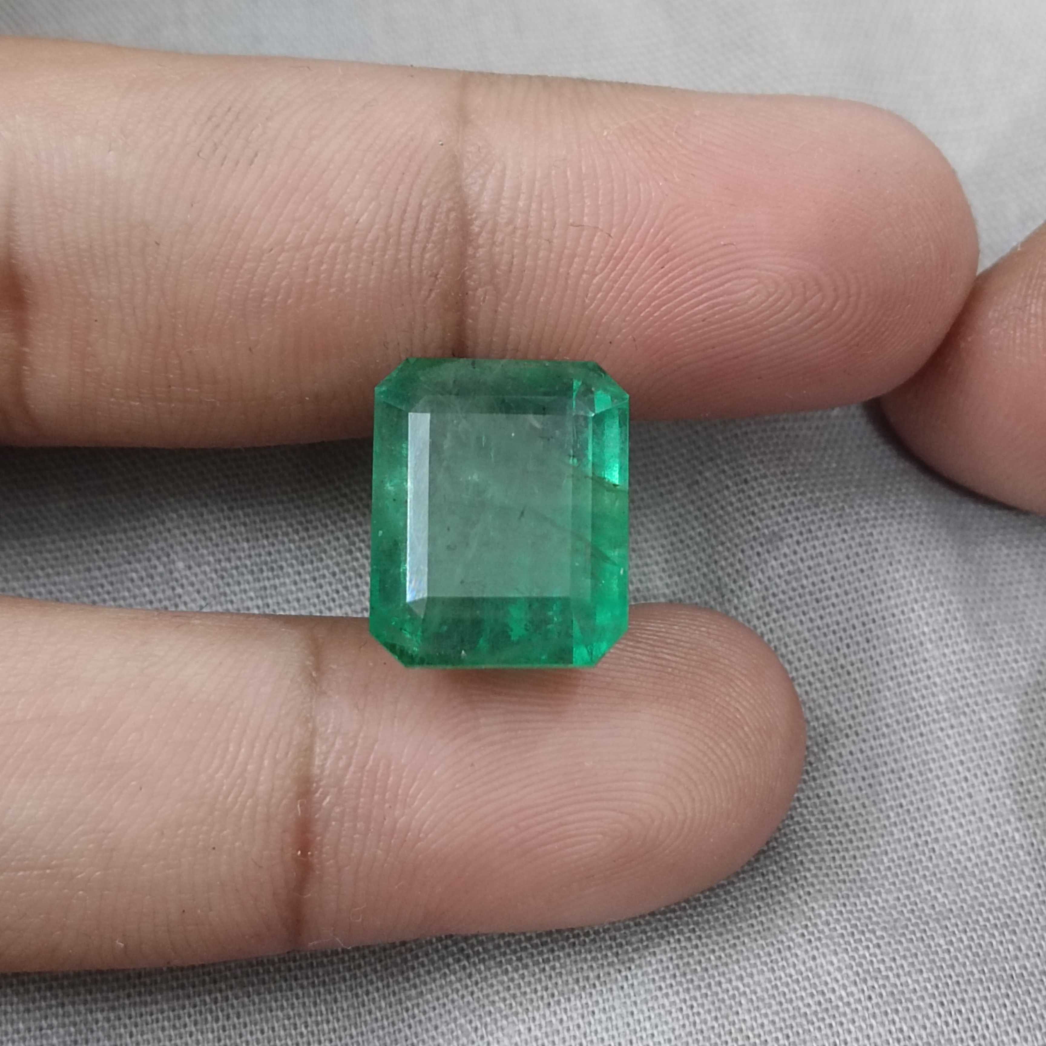 13.80cts AGR certified medium kelly green octagon cut emerald gemstone 