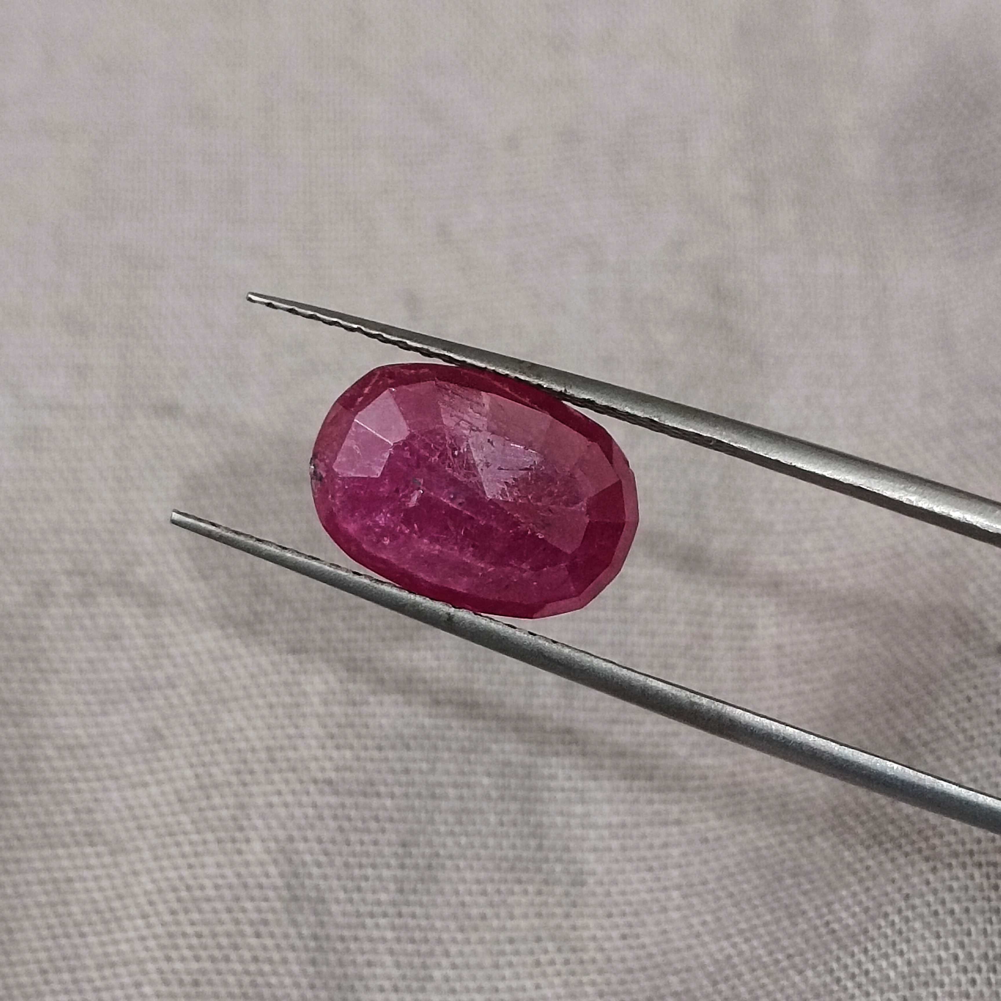 4.38ct GSI certified glossy red untreated oval cut African ruby stone