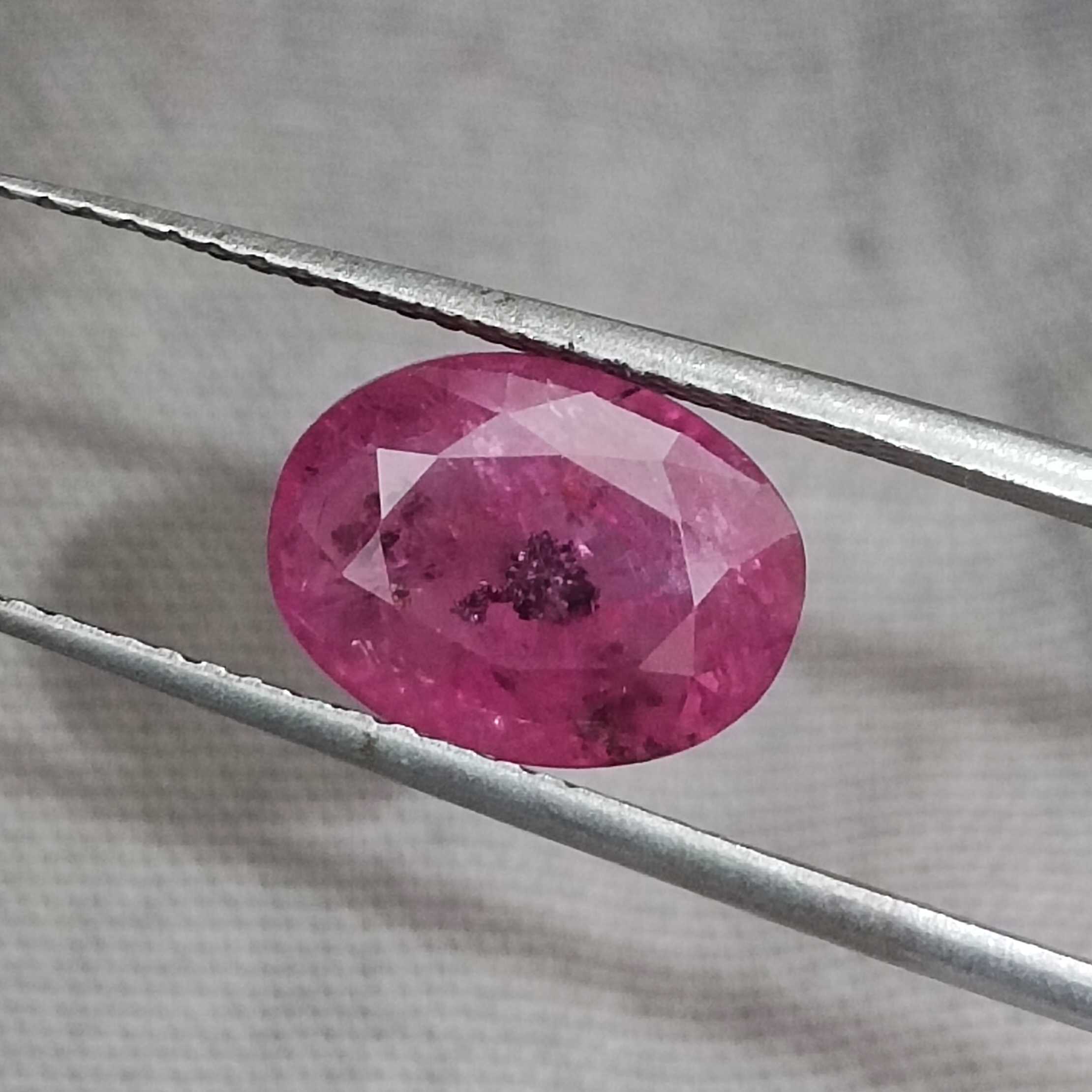 3.98ct GSI (USA) certified oval cut medium red Ceylon ruby gemstone H/