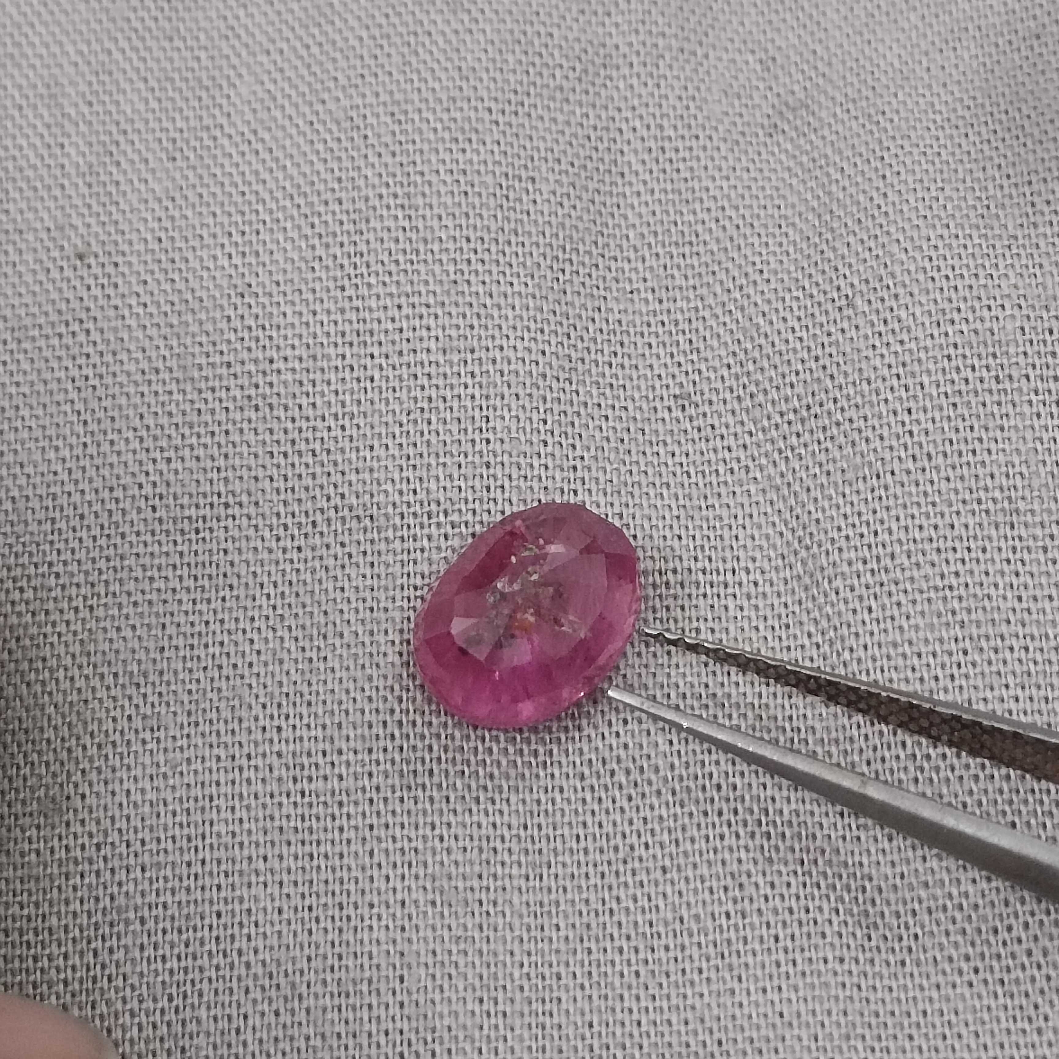 3.98ct GSI (USA) certified oval cut medium red Ceylon ruby gemstone H