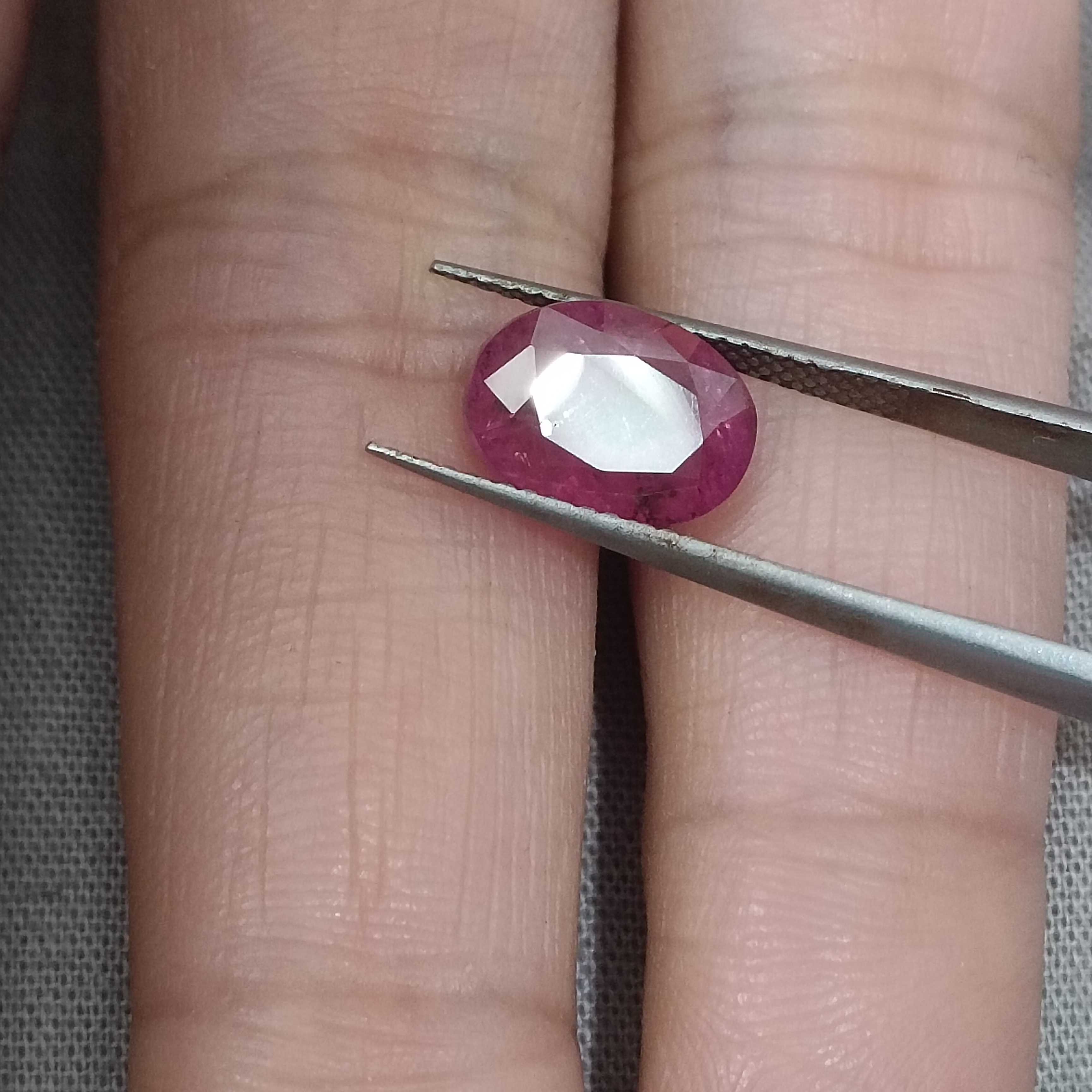 3.98ct GSI (USA) certified oval cut medium red Ceylon ruby gemstone H