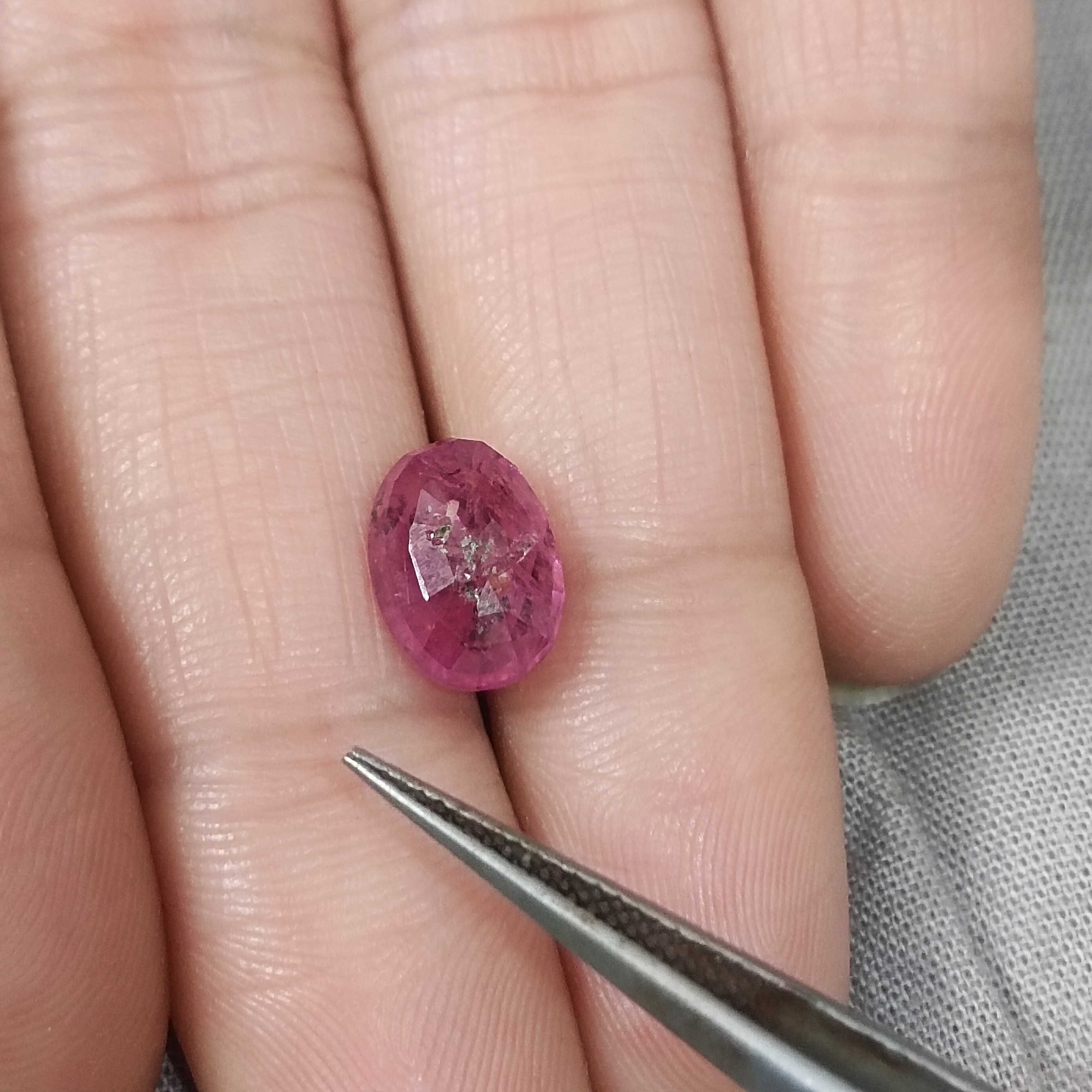 3.98ct GSI (USA) certified oval cut medium red Ceylon ruby gemstone H